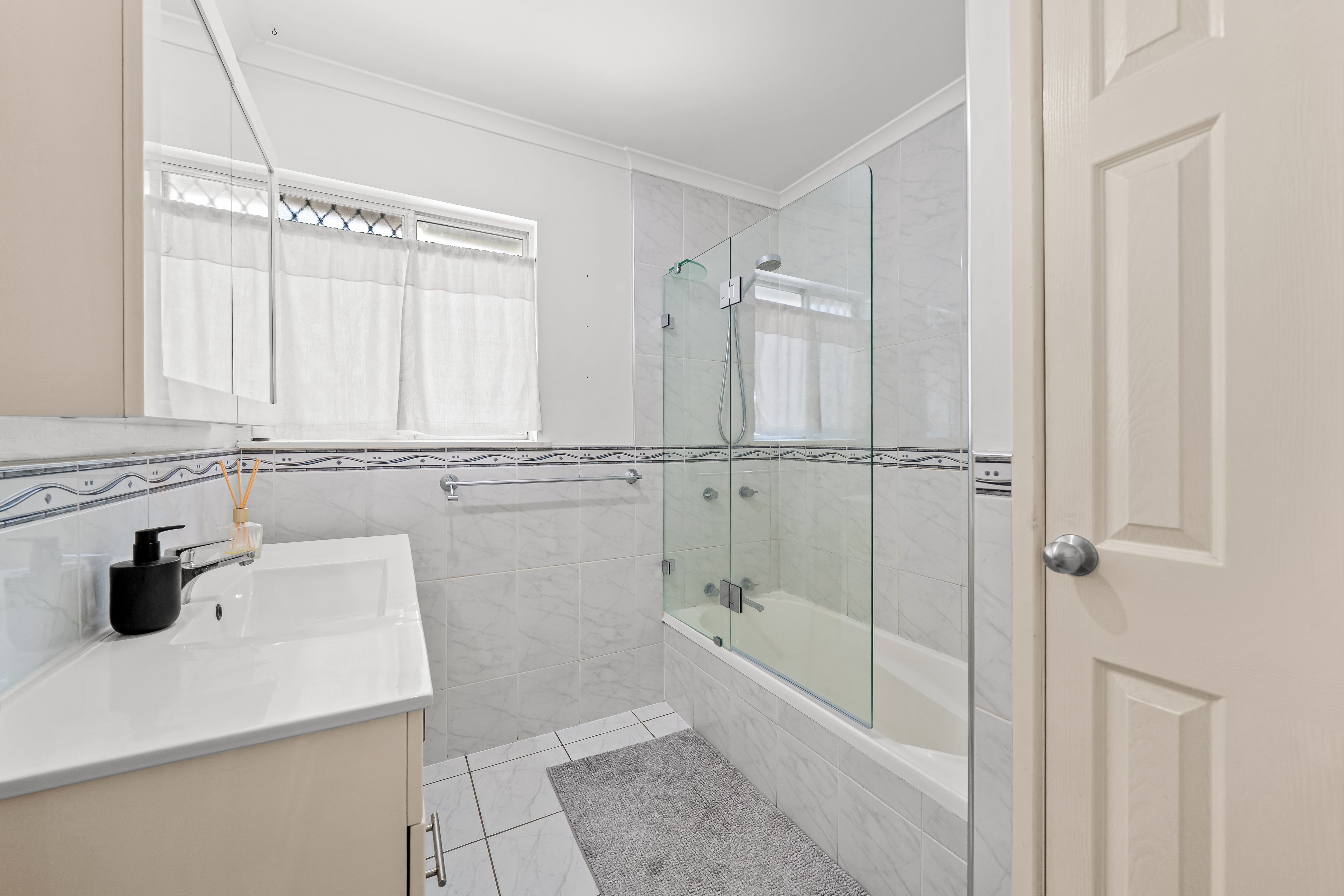 33 Mikaga Court — photo 10 of 16