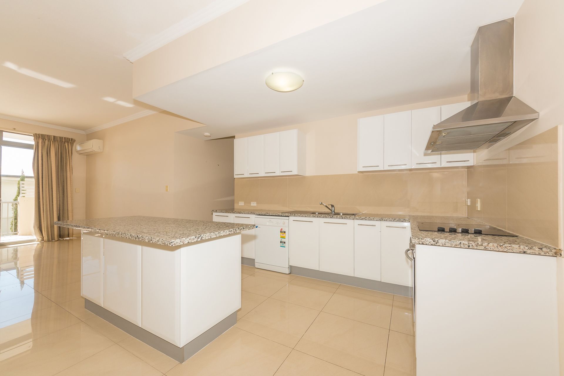11/32 Rock Street, Scarborough, QLD 4020
