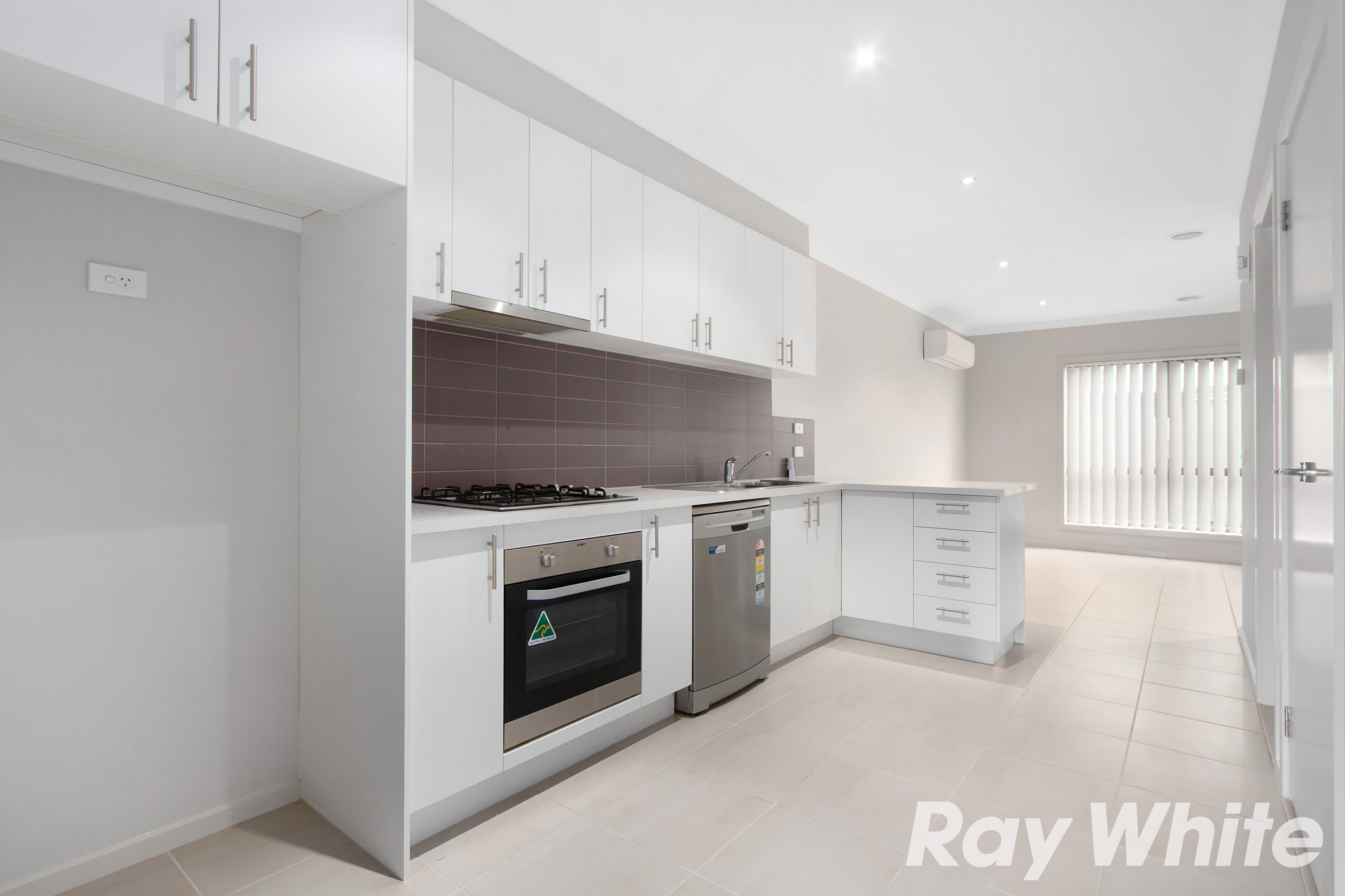 12/180 Henry Road, Pakenham, VIC 3810