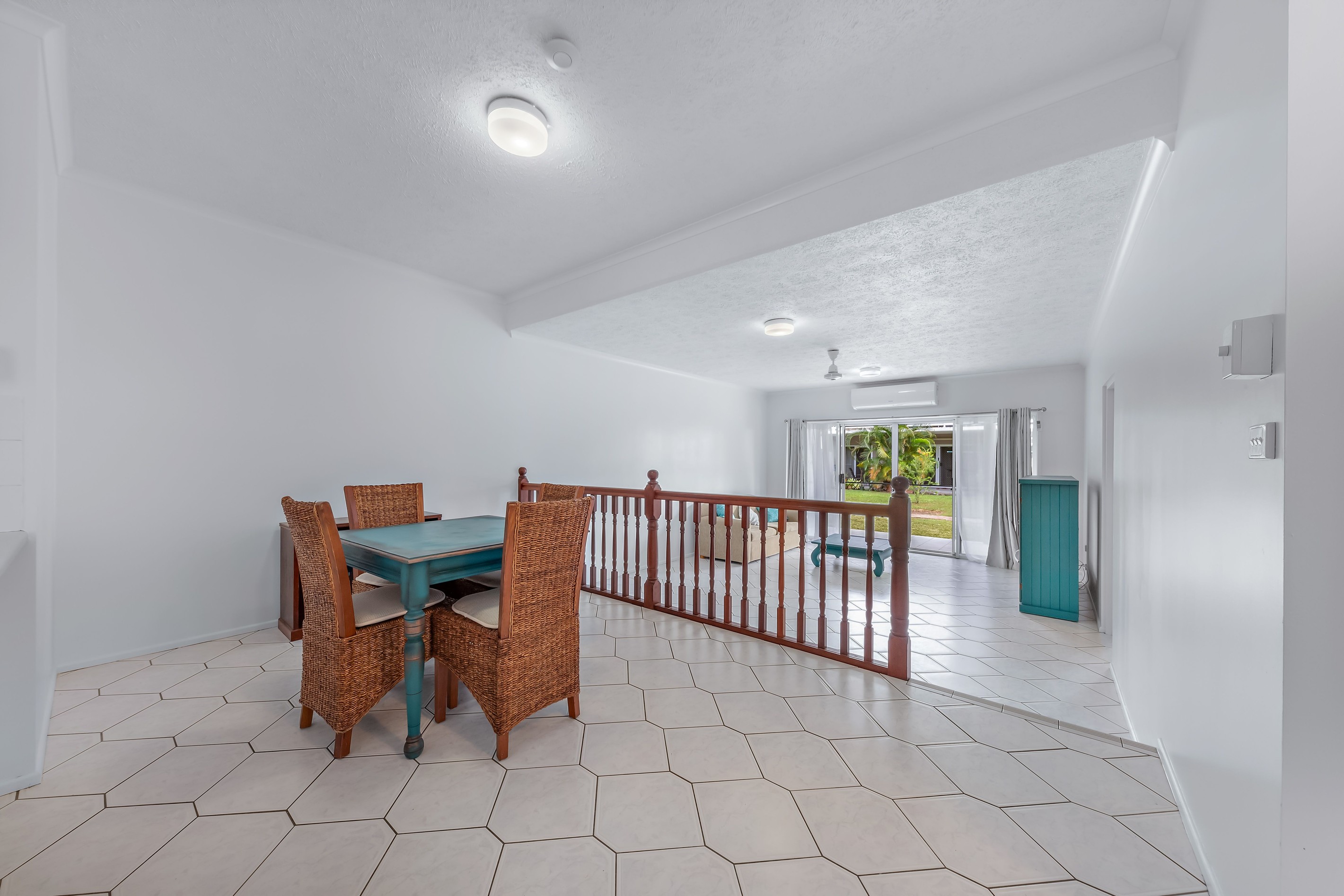 1A/10 Island Drive, Cannonvale, QLD 4802