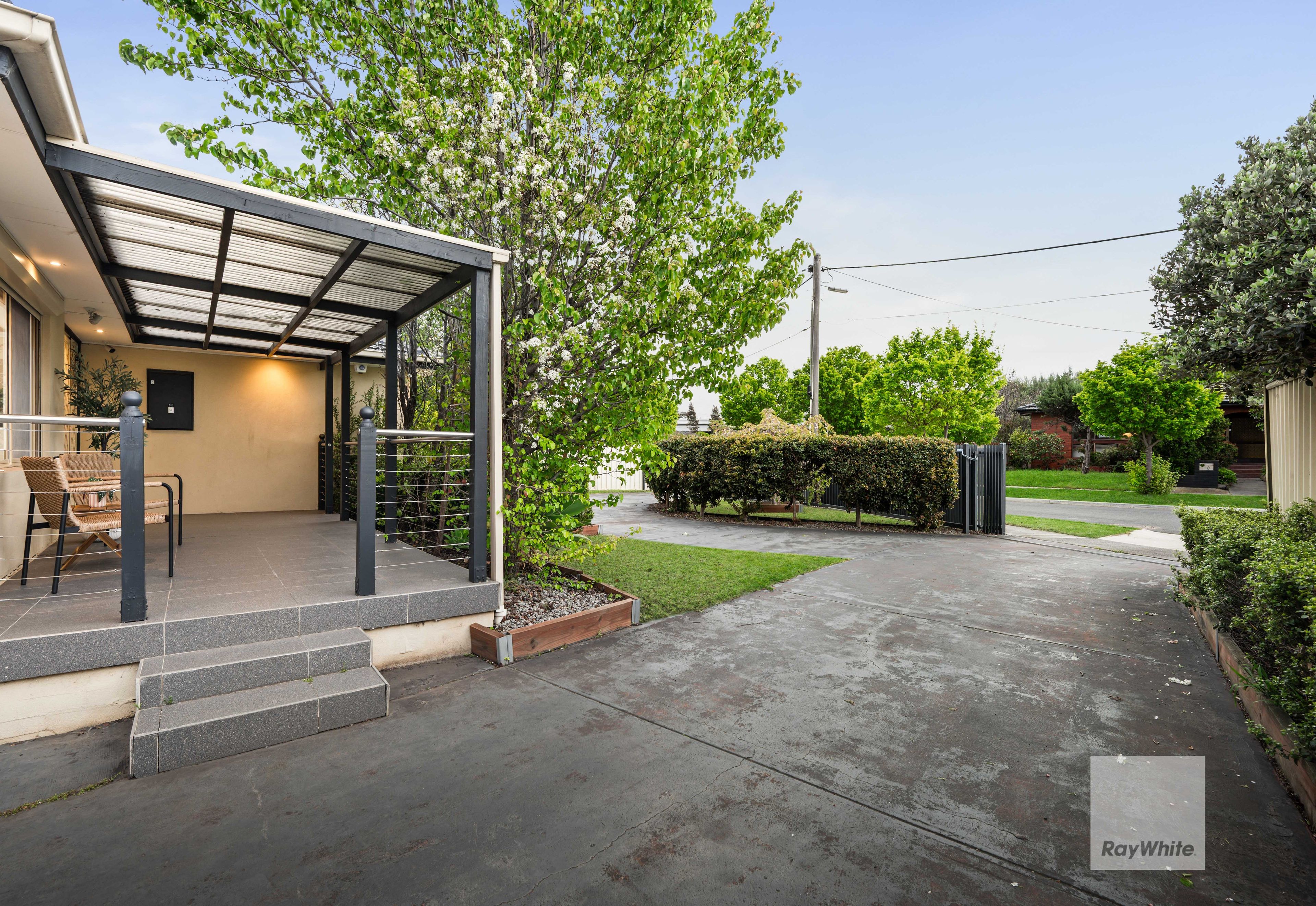 6 Sutton Close — photo 4 of 30