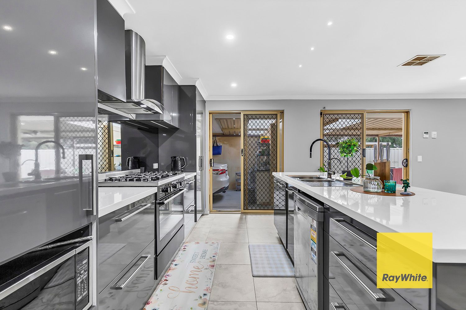 16 Murdoch Road, Thornlie, WA 6108