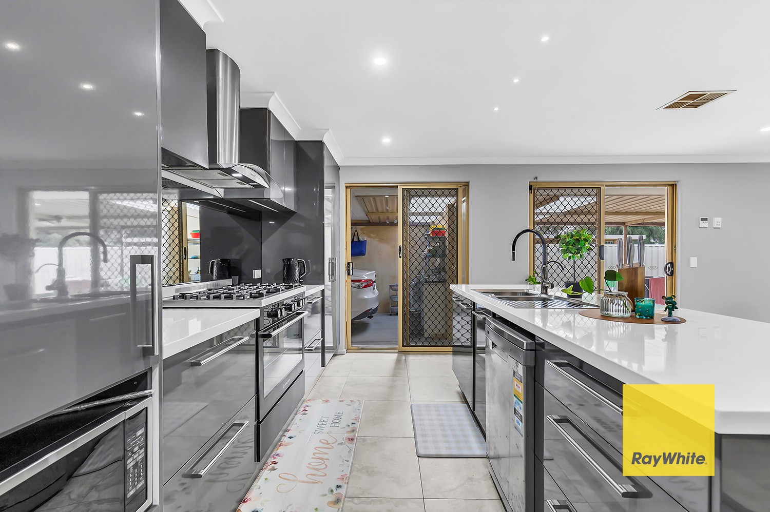 16 Murdoch Road, Thornlie, WA 6108