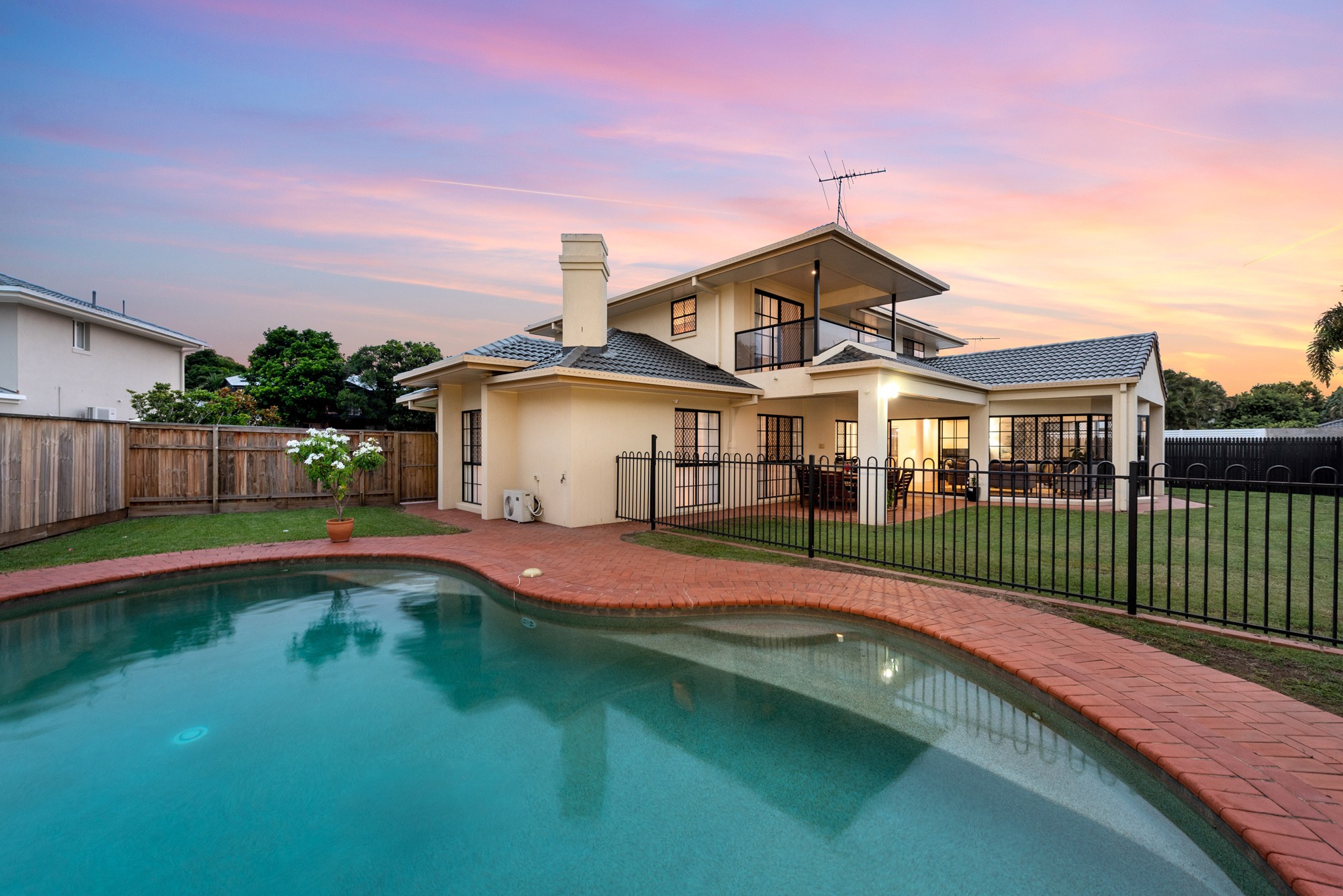 23 Connah Crescent, Carindale, QLD 4152