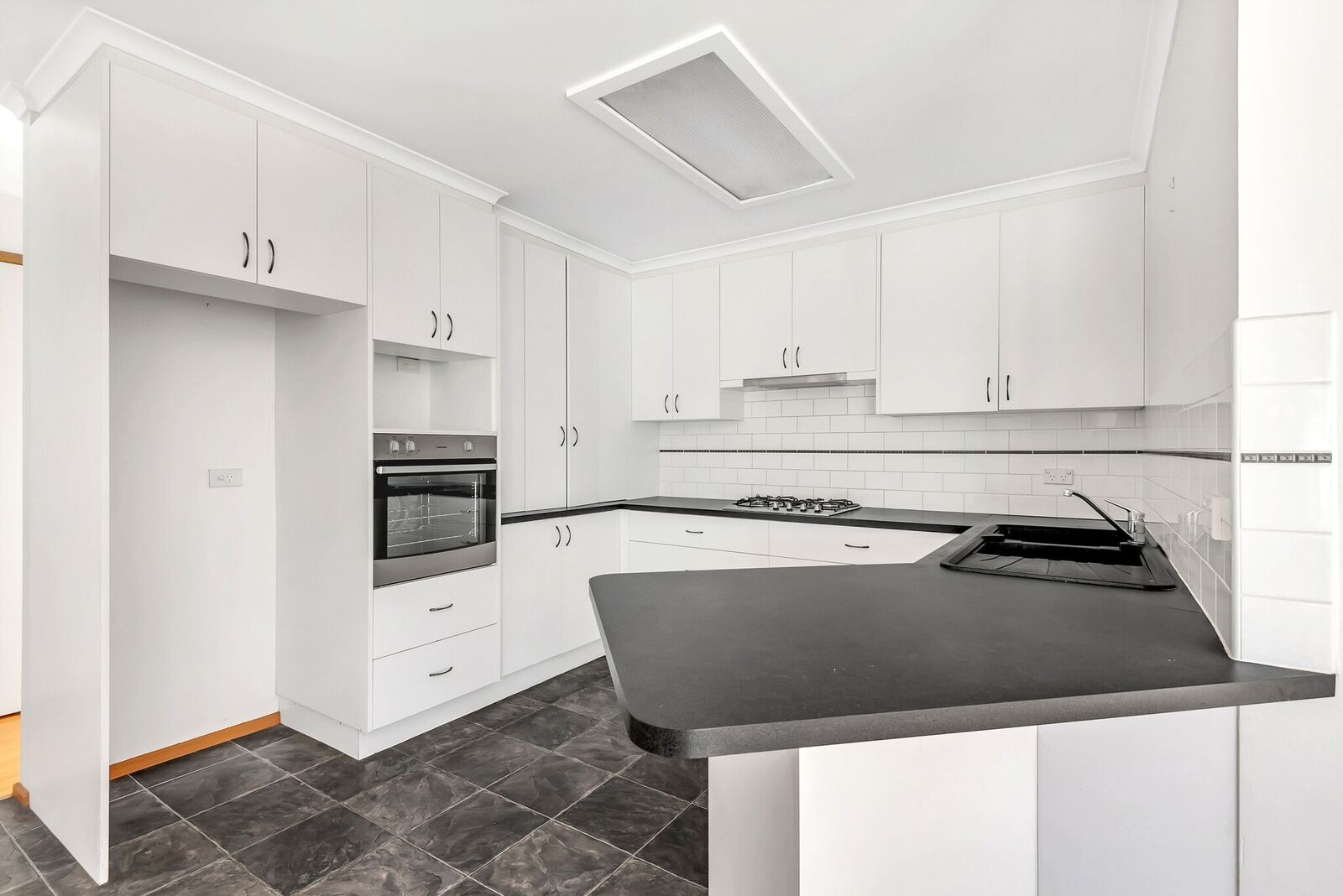 7 Flemington Drive, Mill Park, VIC 3082