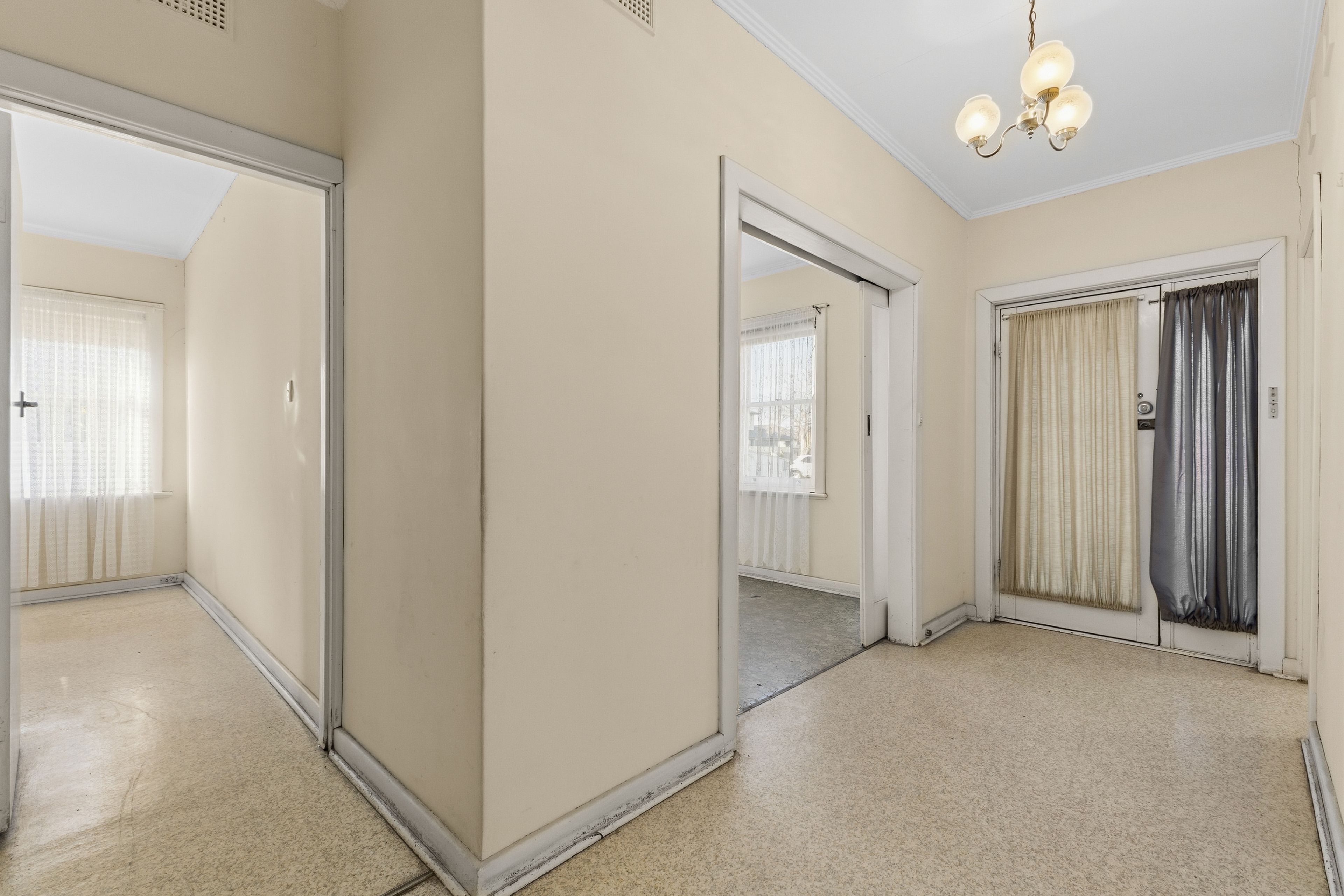 8 Kingborn Avenue — photo 10 of 21