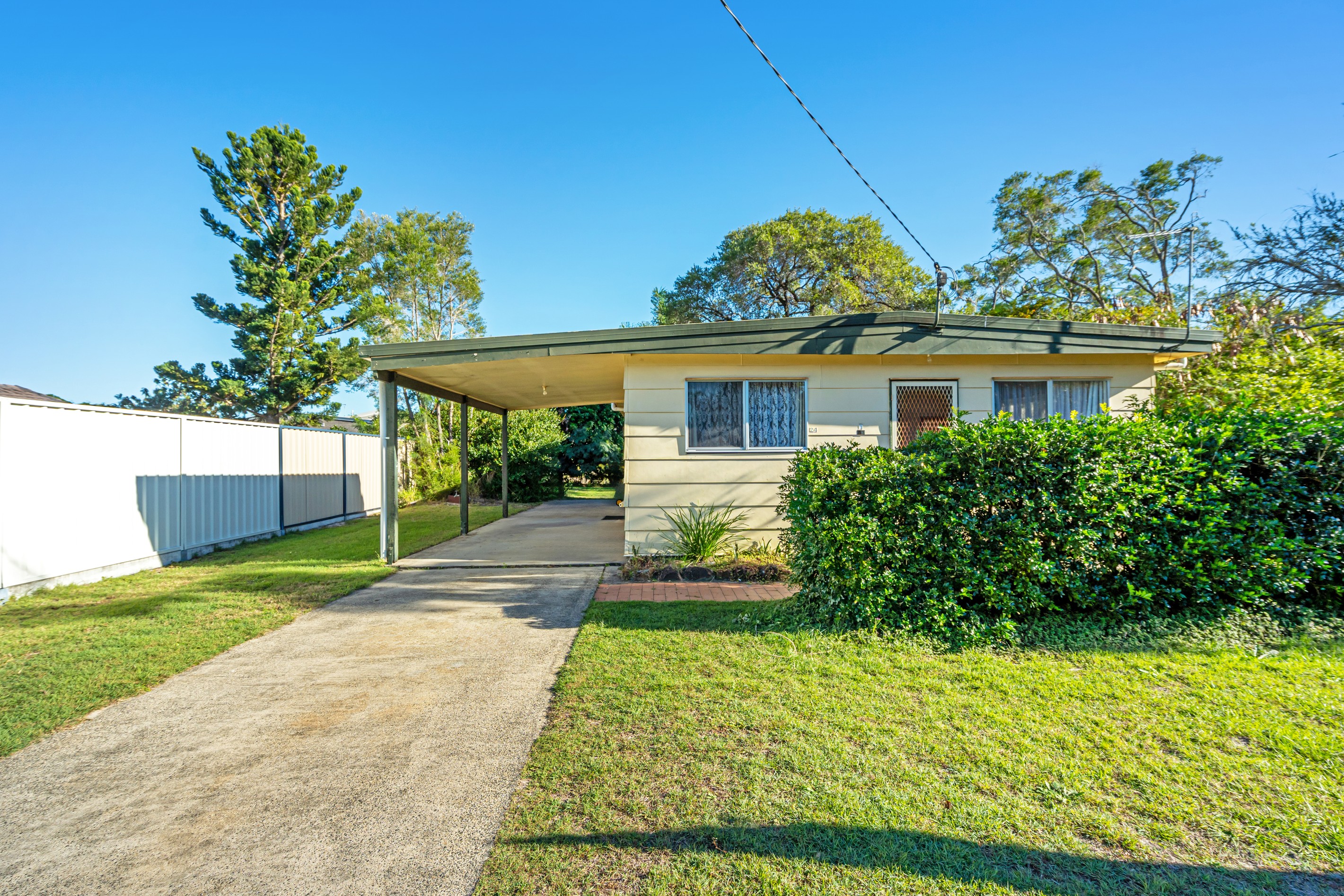 24 Egan Avenue, Beachmere, QLD 4510