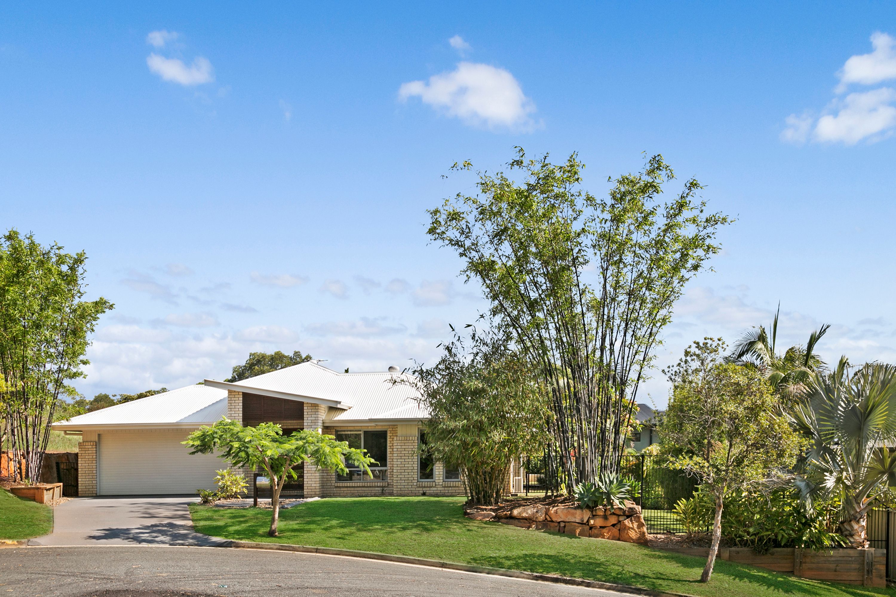 37 Emerson Drive, Bonogin, QLD 4213
