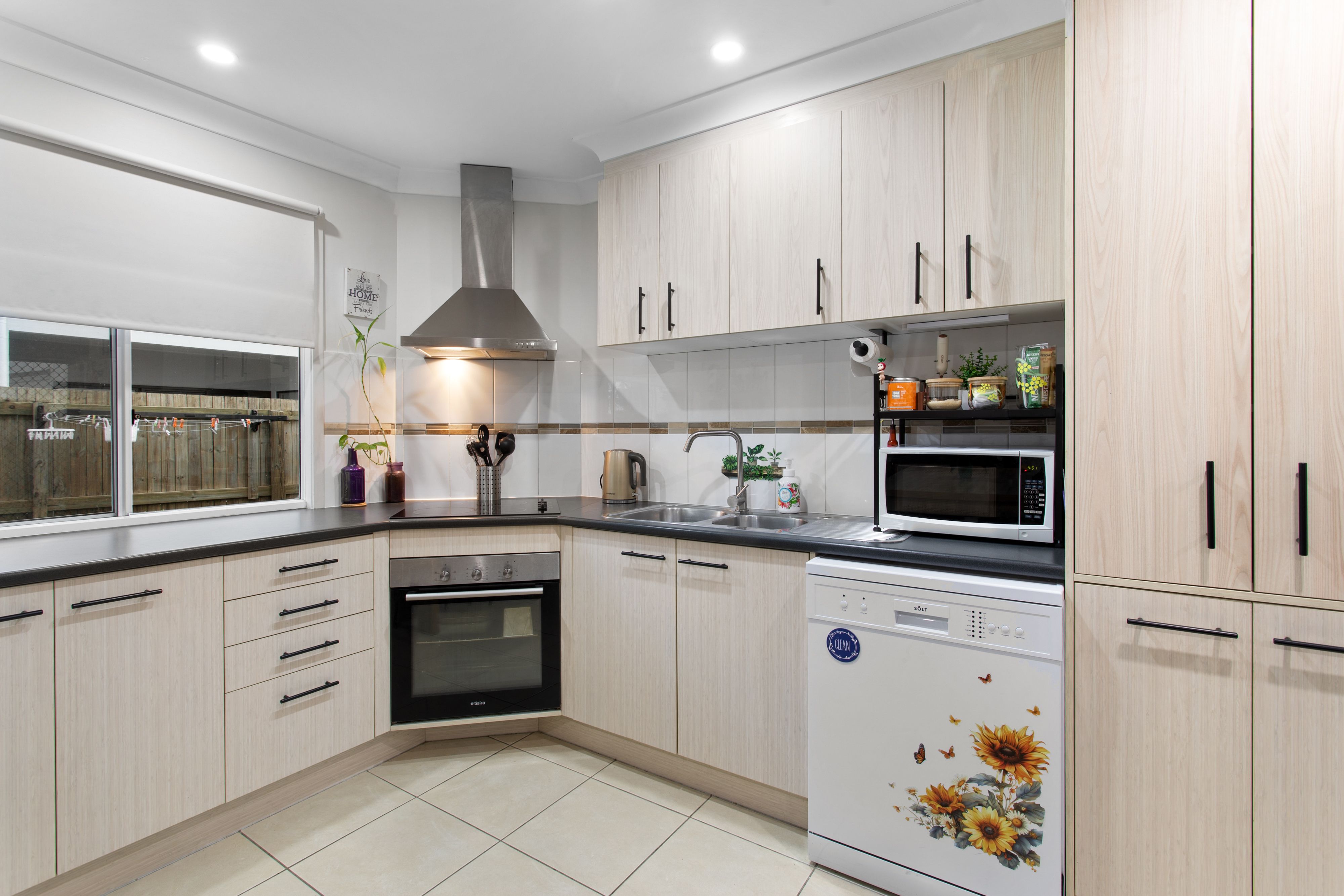 26/13 David Street — photo 4 of 17