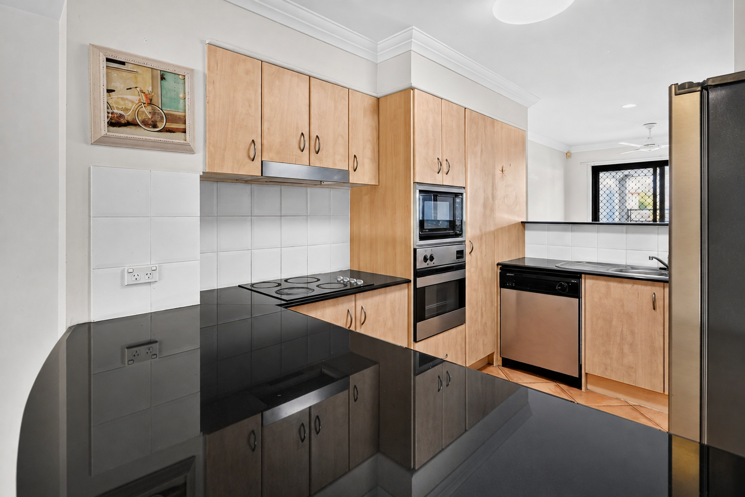 22/2 Bronberg Court — photo 4 of 28