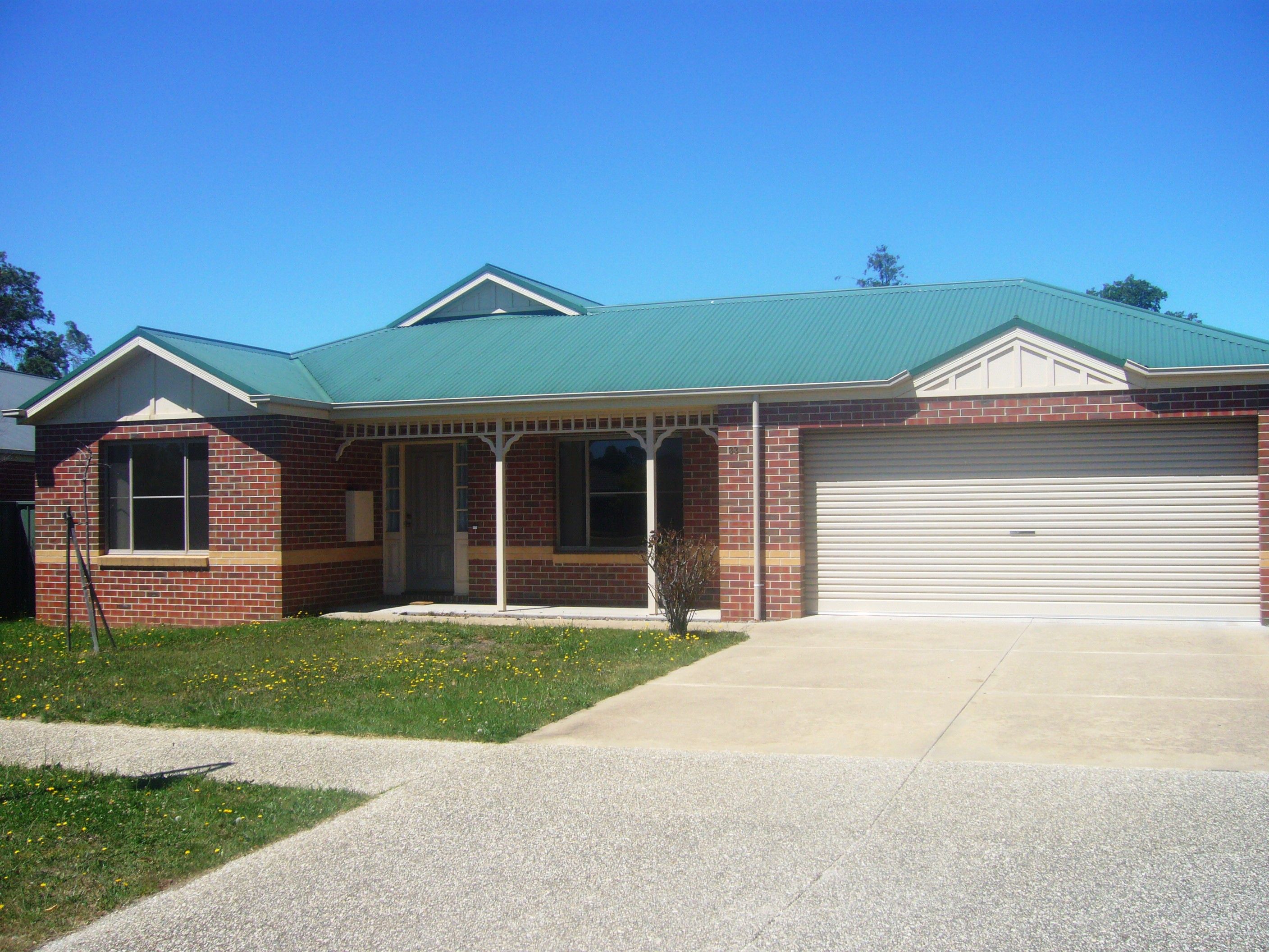 33 Stirling Drive, Lake Gardens, VIC 3355 Leased House Ray White