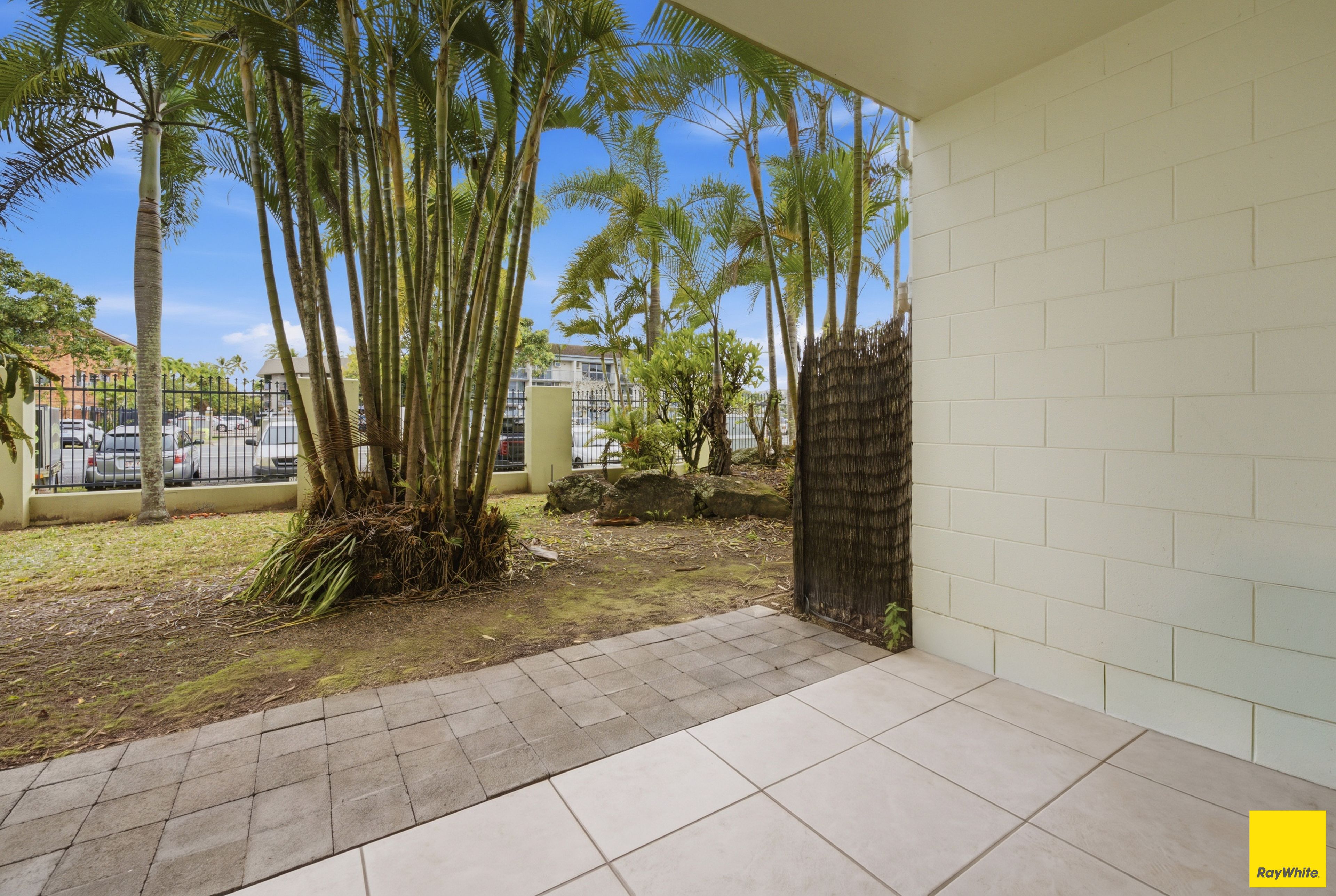 1/215-217 Mcleod Street — photo 8 of 10