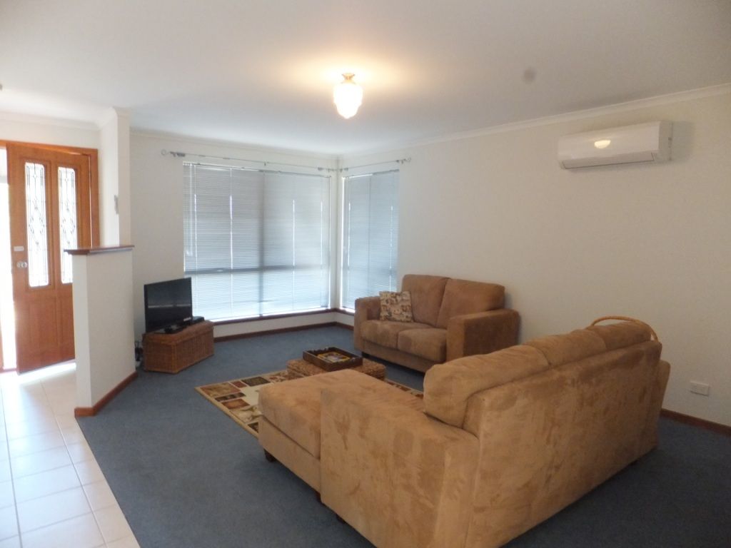 81 A Spence Street — photo 6 of 15