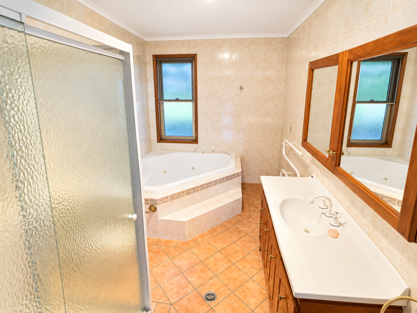 2 Leeward Close — photo 7 of 10