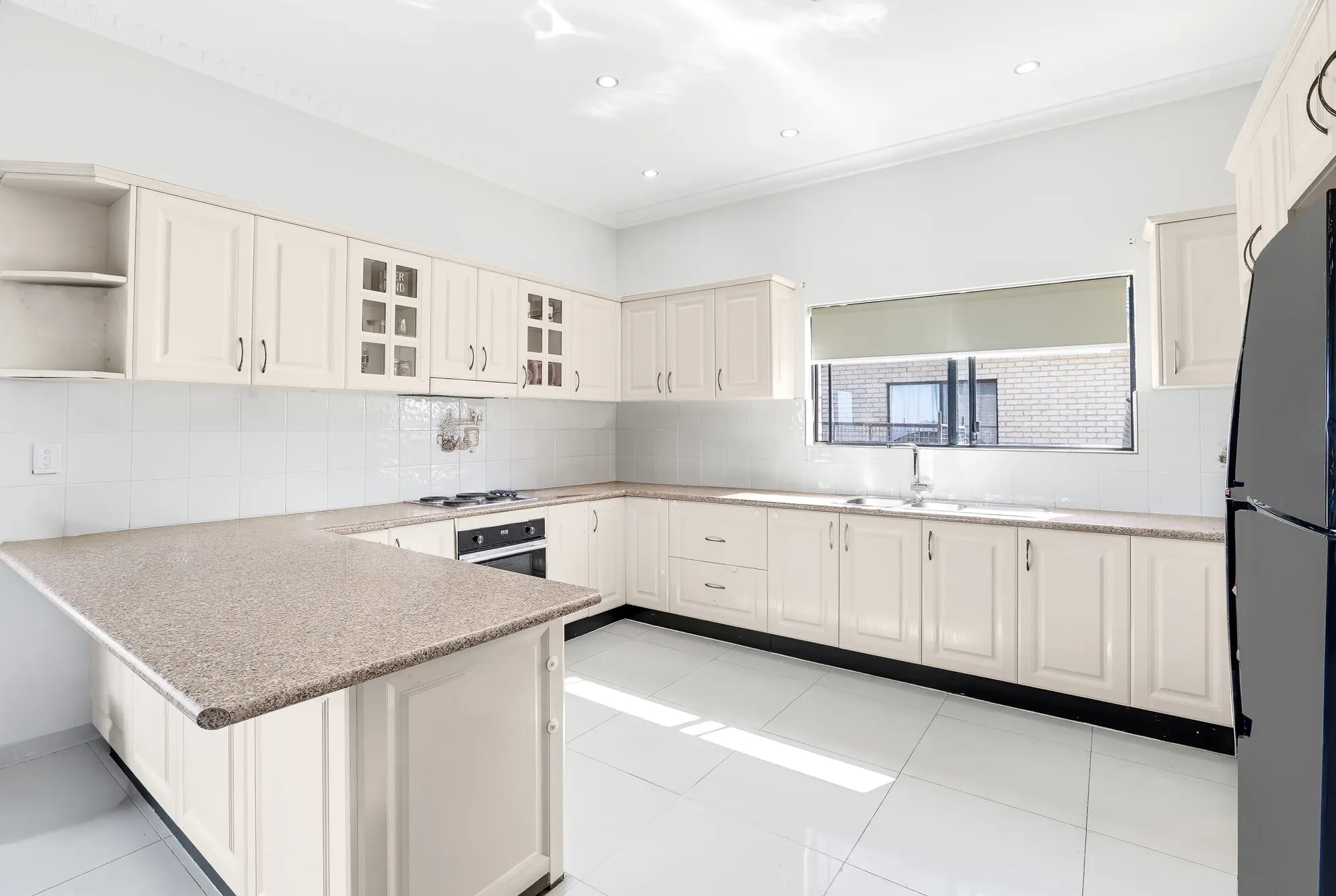 50A Willowdene Avenue — photo 2 of 5