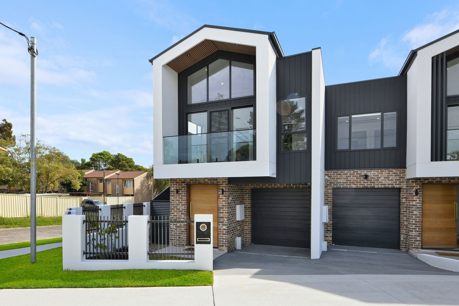 72 Pozieres Avenue — photo 3 of 17