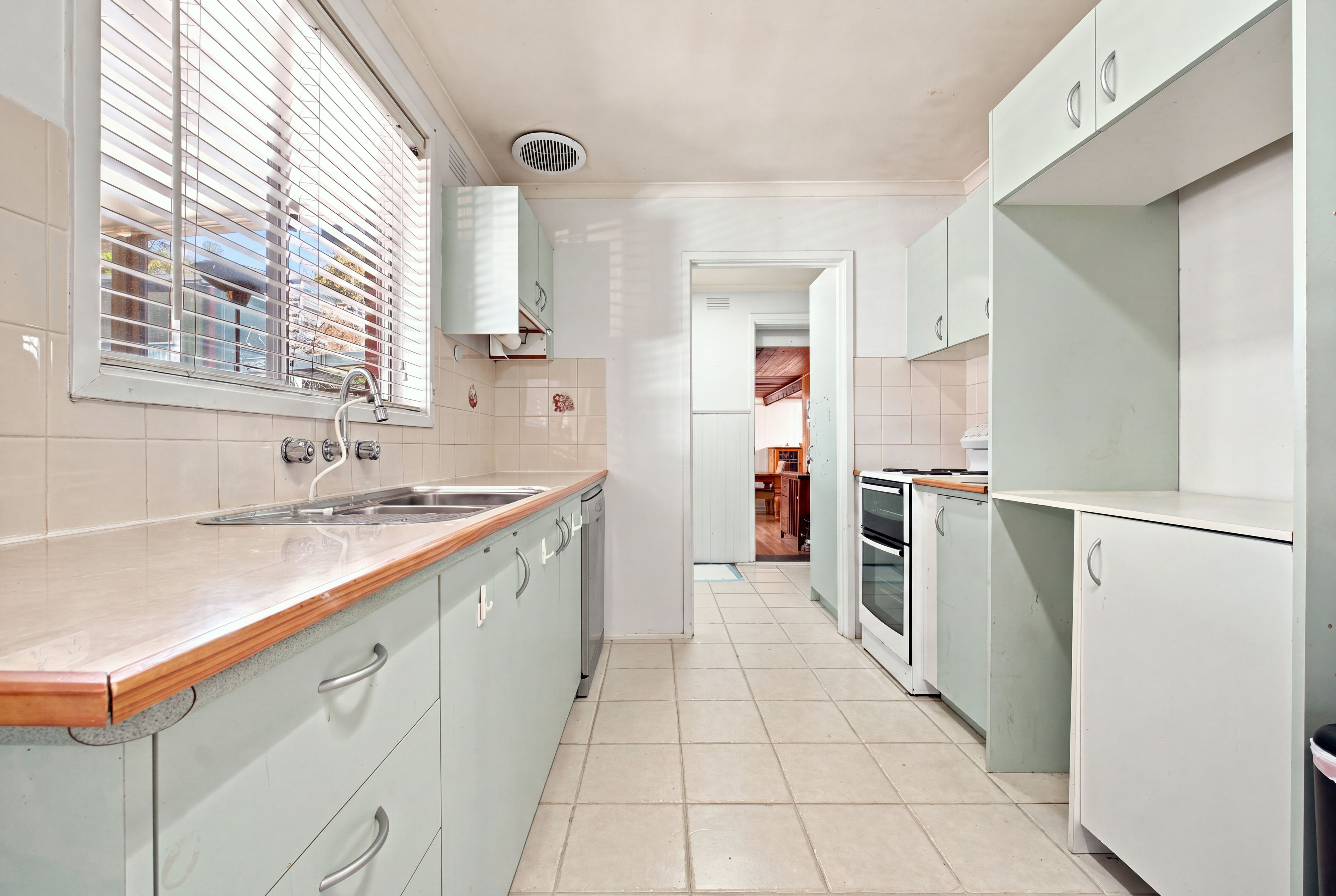 7 Madeira Court — photo 8 of 22