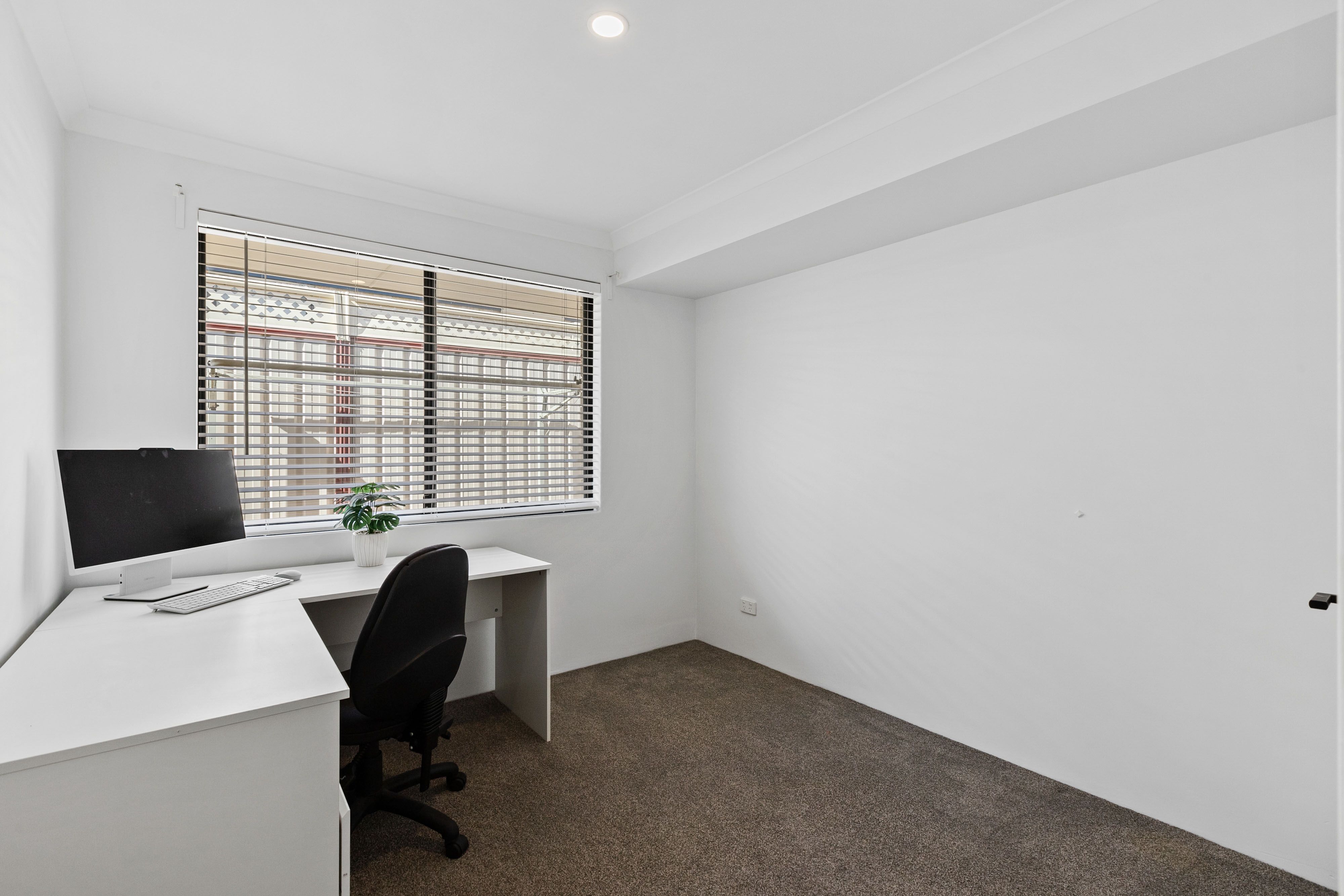 28A Russell Road — photo 17 of 25