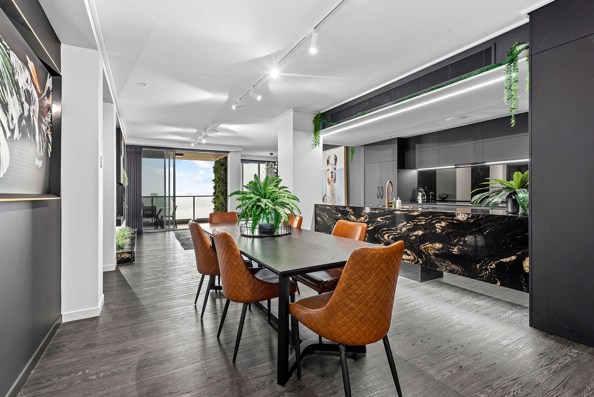 292/30 Macrossan Street — photo 3 of 24