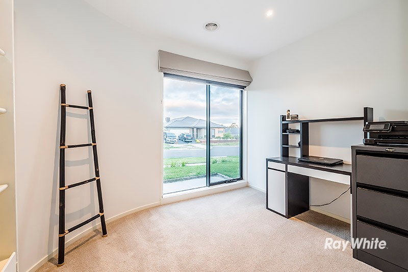 6 Chief Court, Cranbourne East, VIC 3977