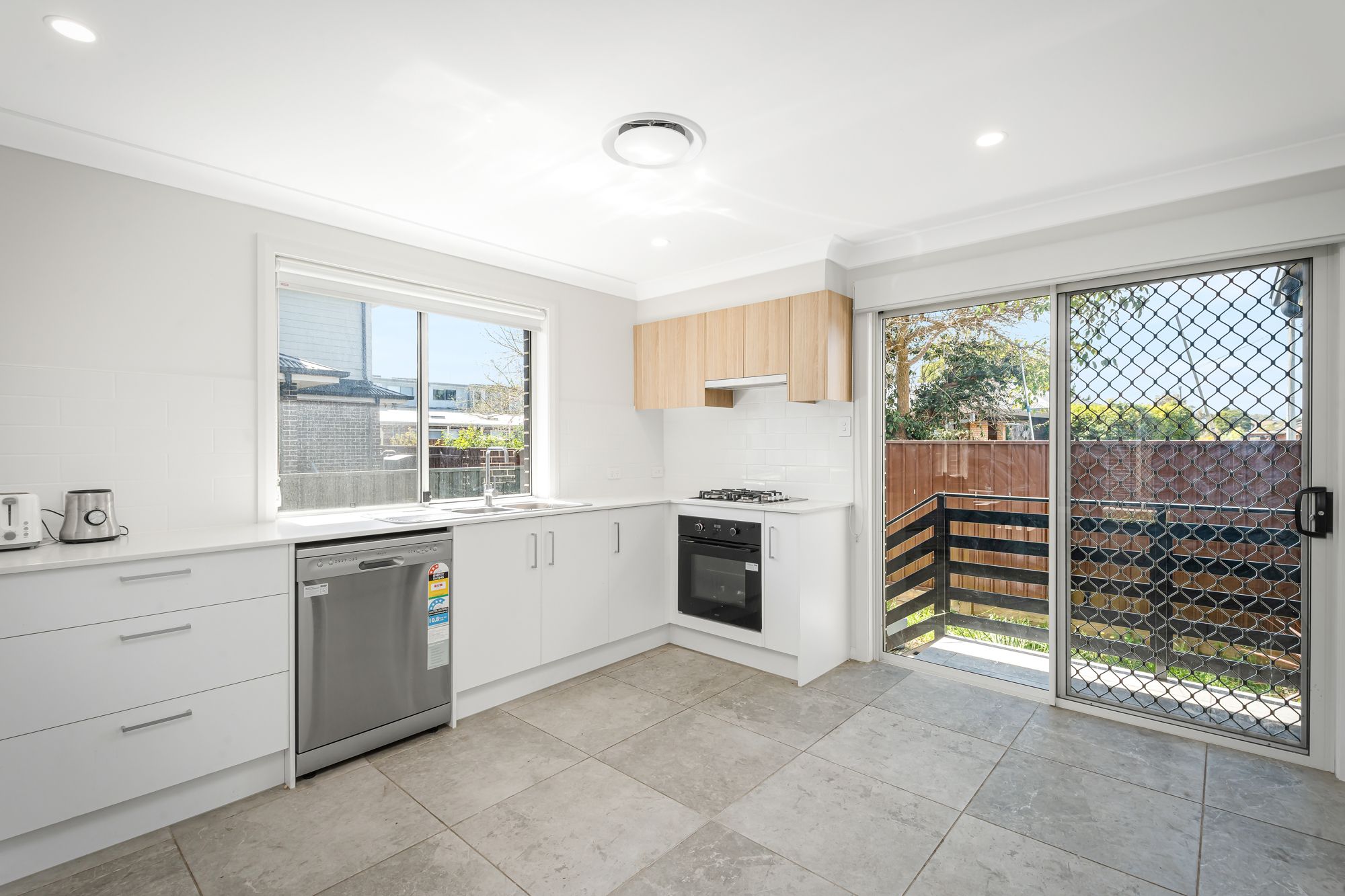 5/88 Princess Street — photo 4 of 16