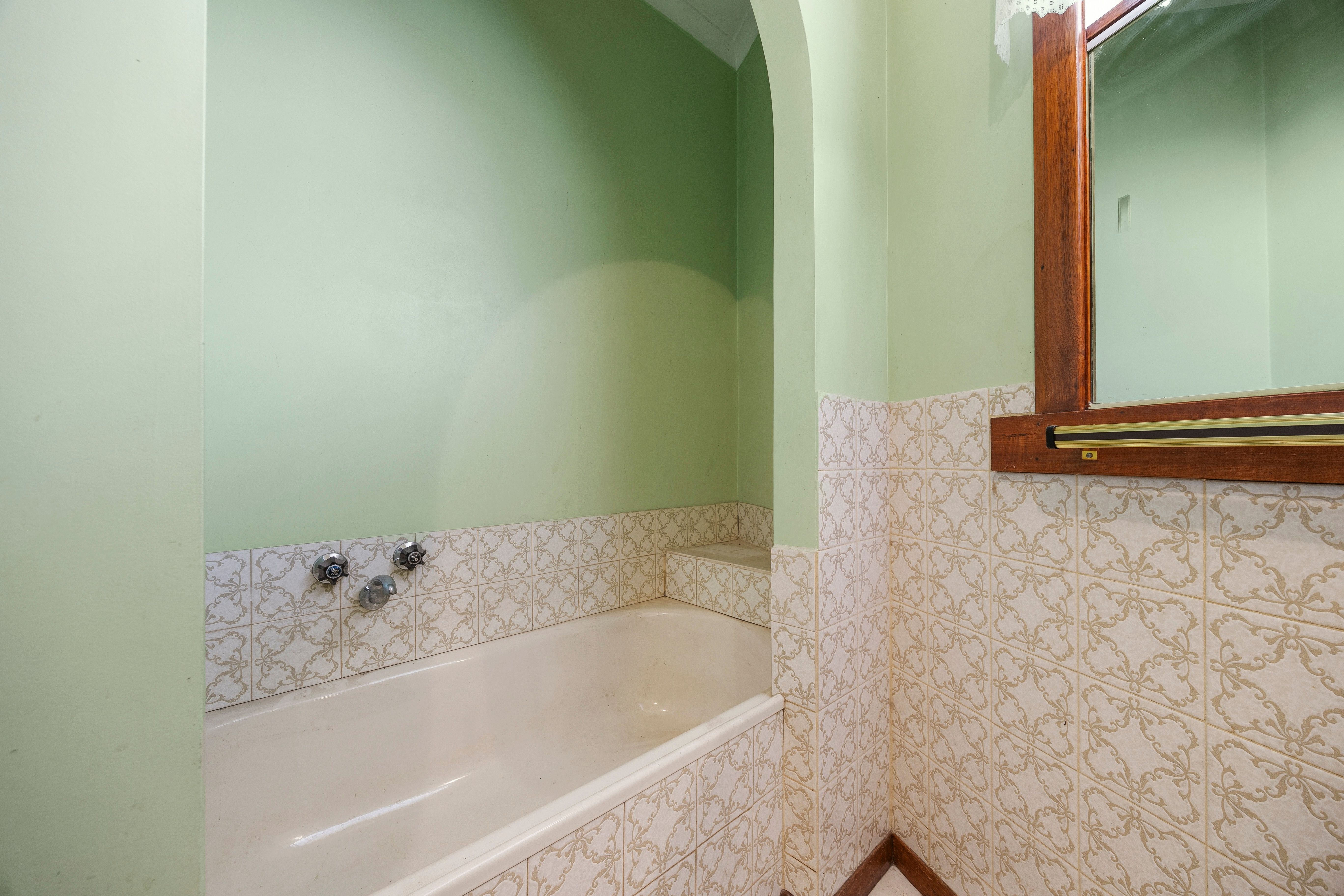 209 Howe Street — photo 18 of 30