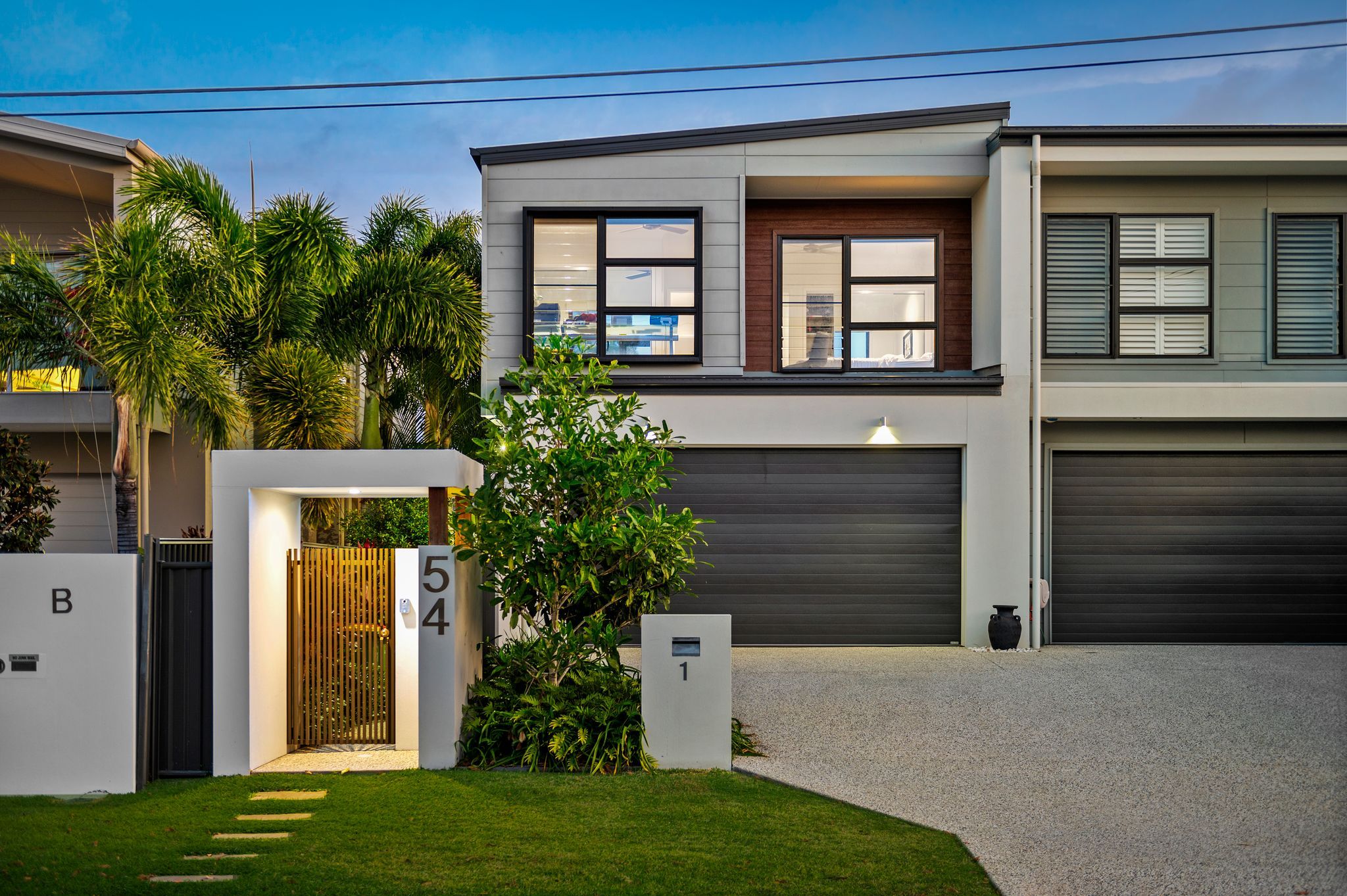 1/54 Milton Avenue, Paradise Point, QLD 4216