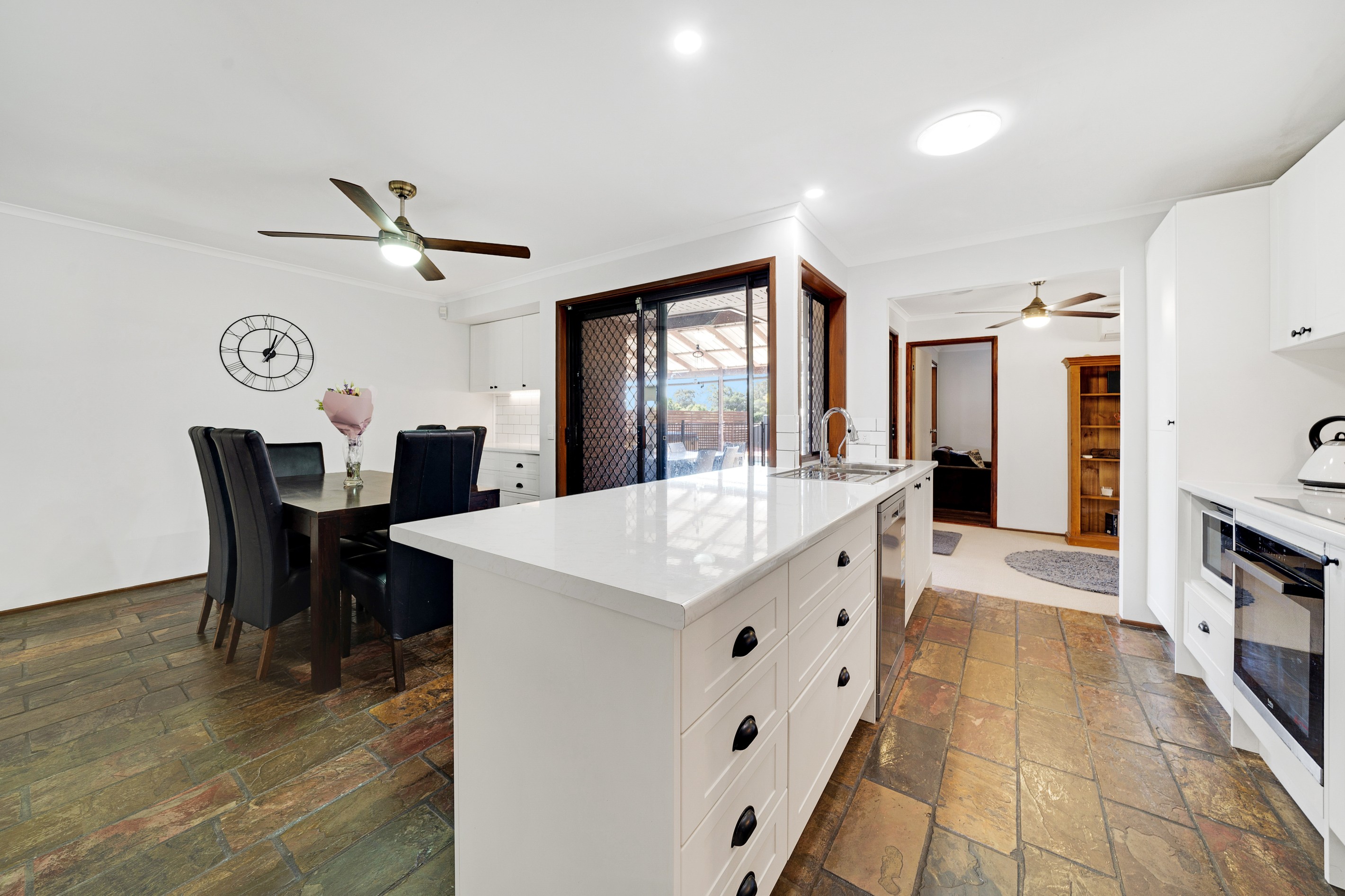 10 Lintrose Court, Edens Landing, QLD 4207