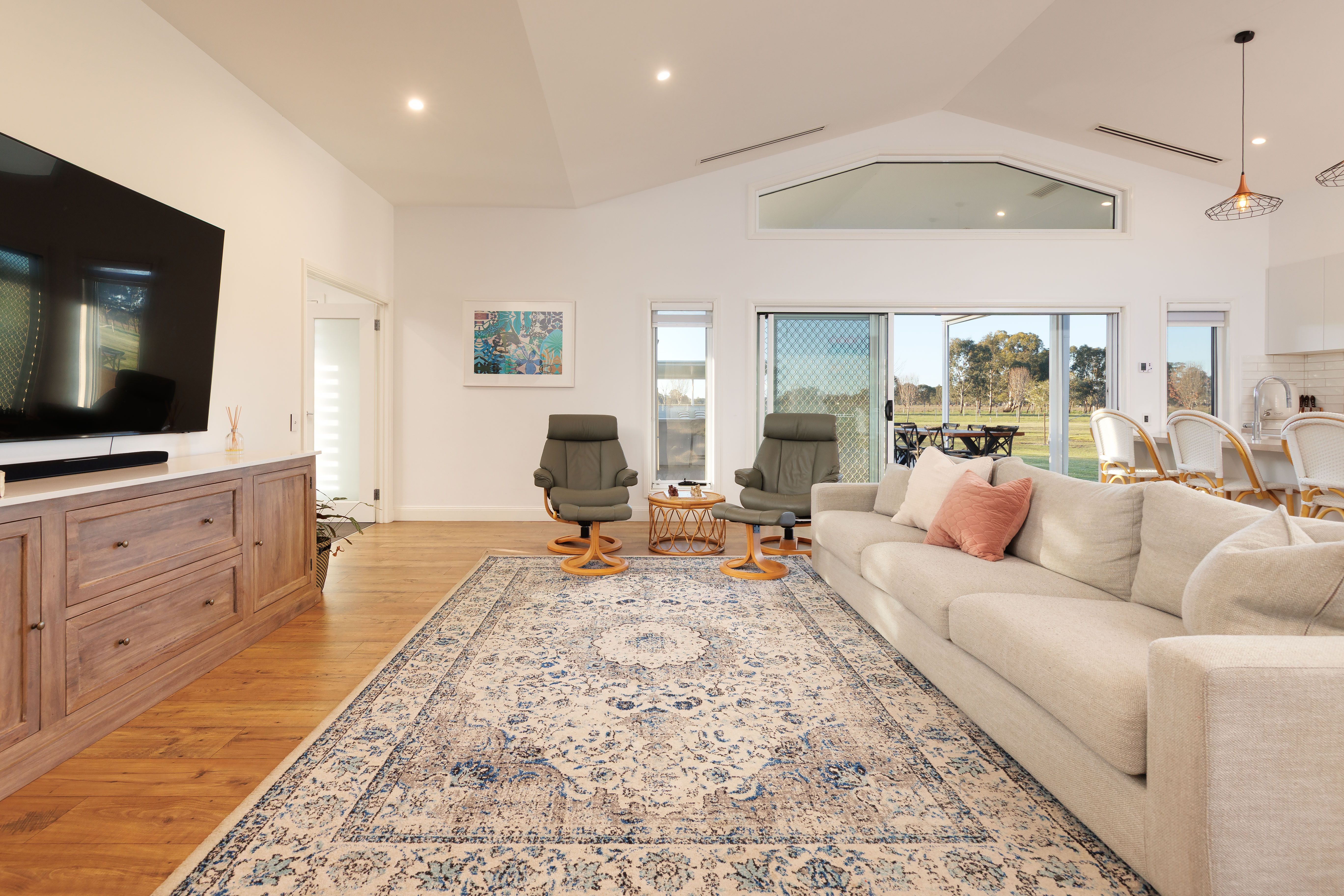 56 Delloro Road — photo 5 of 30