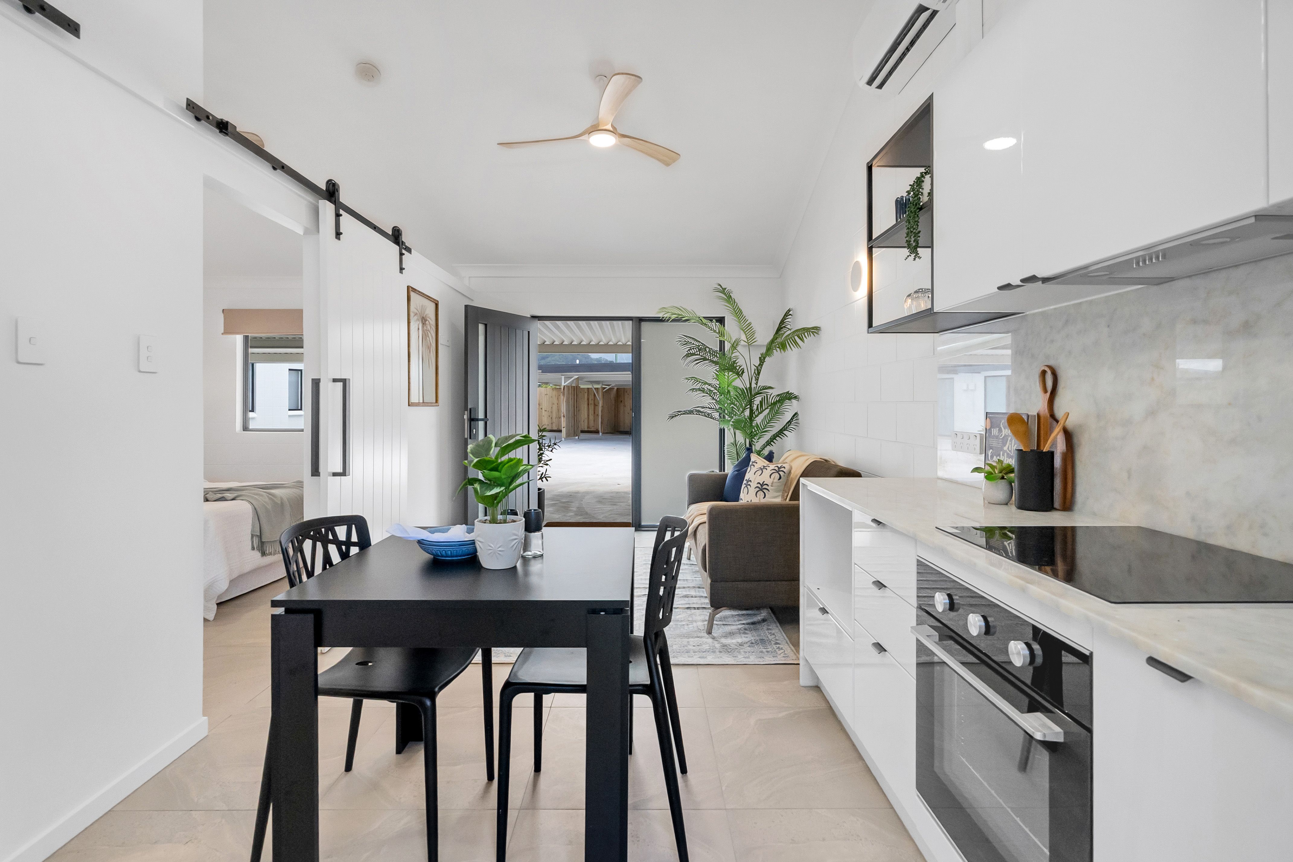 4/43 Jensen Street — photo 3 of 14