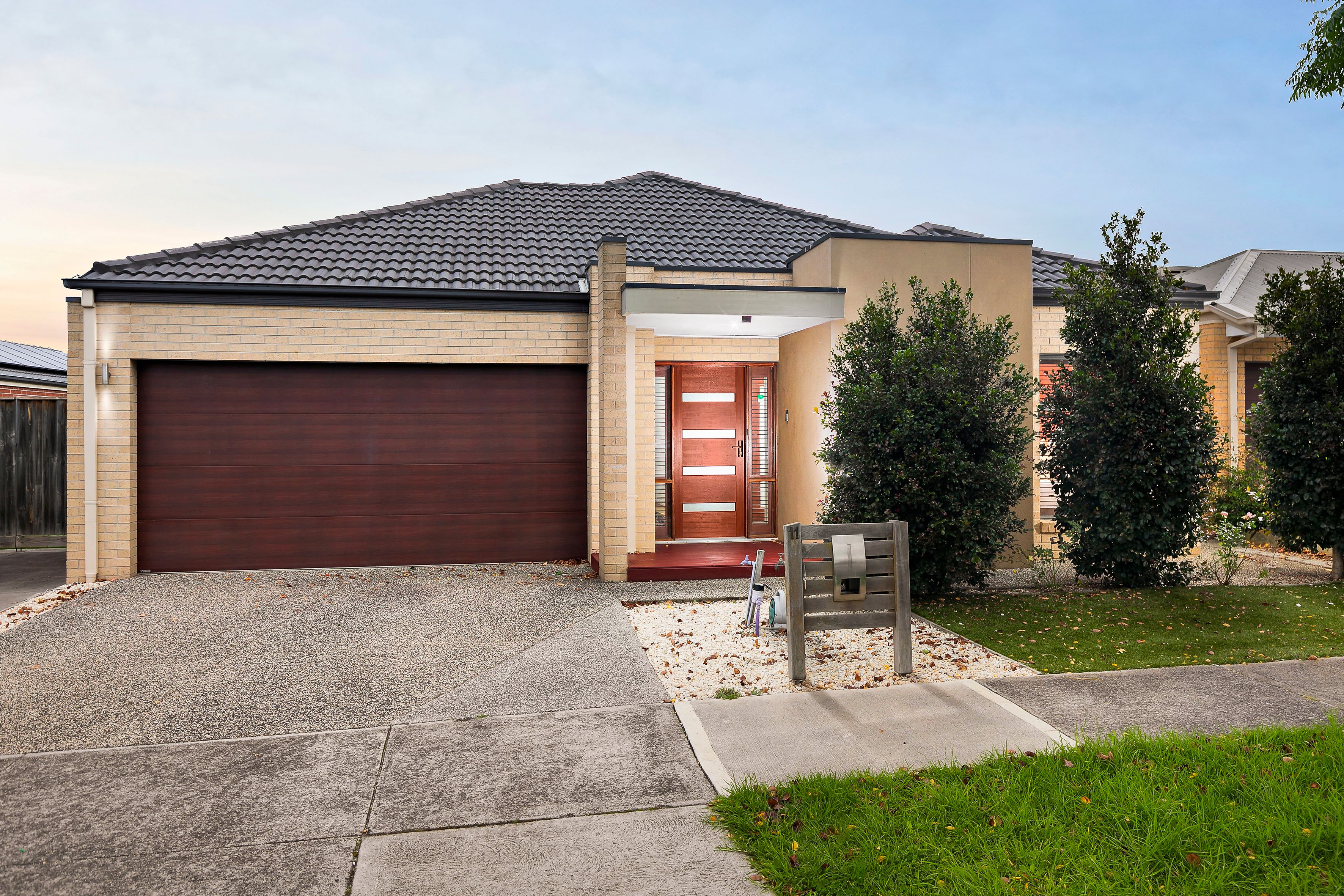 11 Scarlet Drive, Greenvale VIC 3059