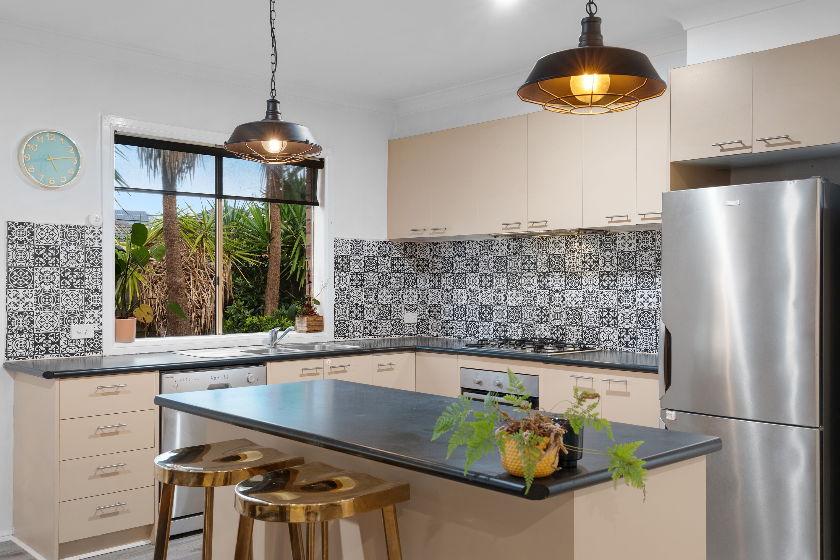 2 Sanctuary Crescent, Rowville, VIC 3178