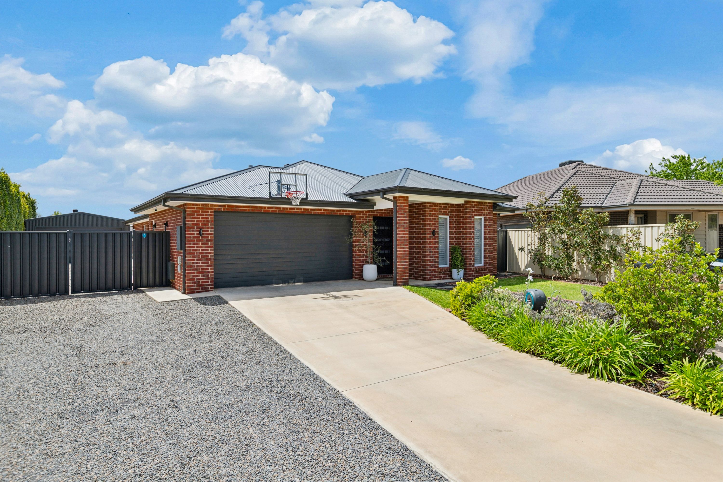 3 Spitfire Court — photo 2 of 30