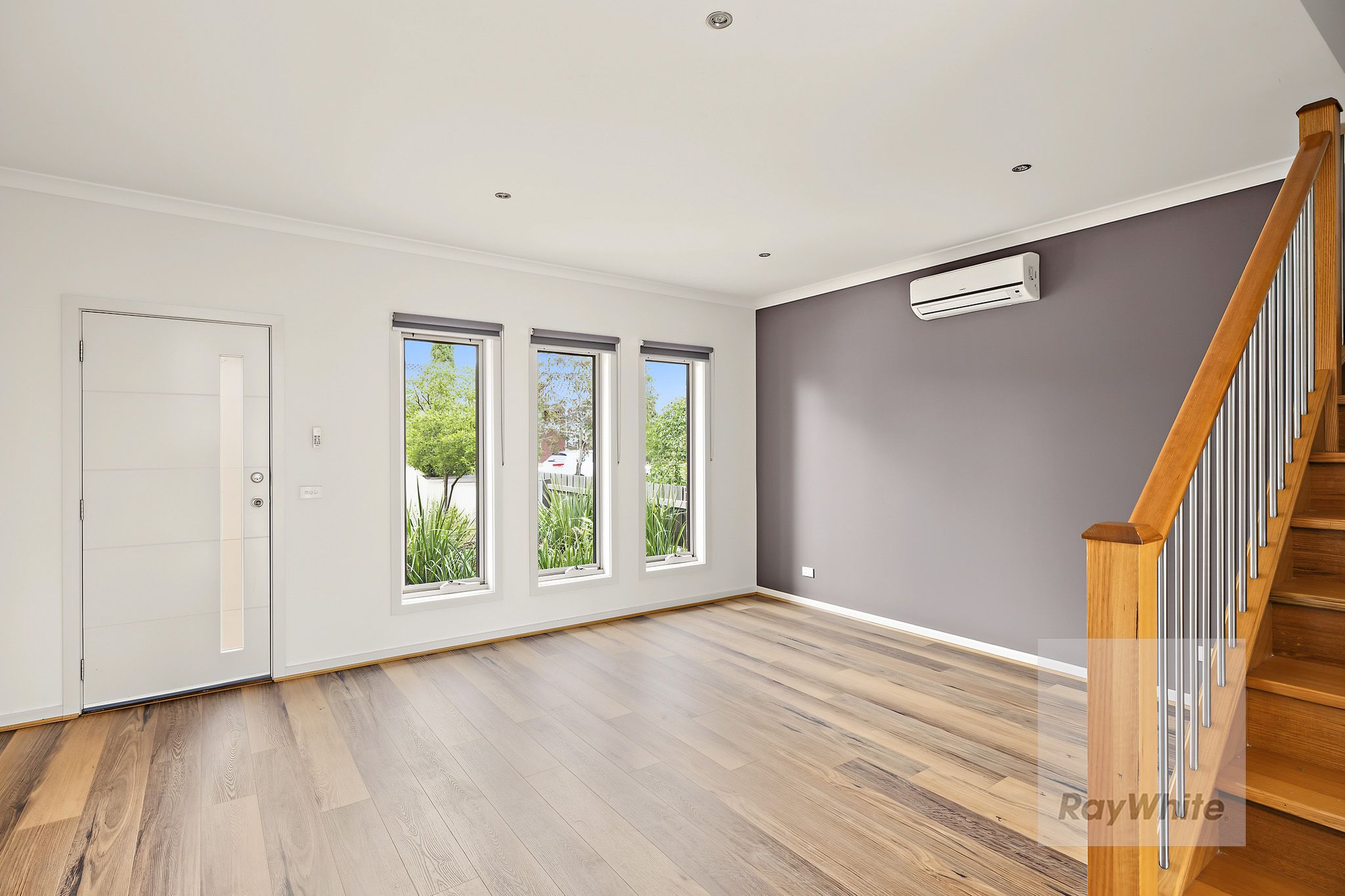 10 Erskine Way — photo 4 of 17