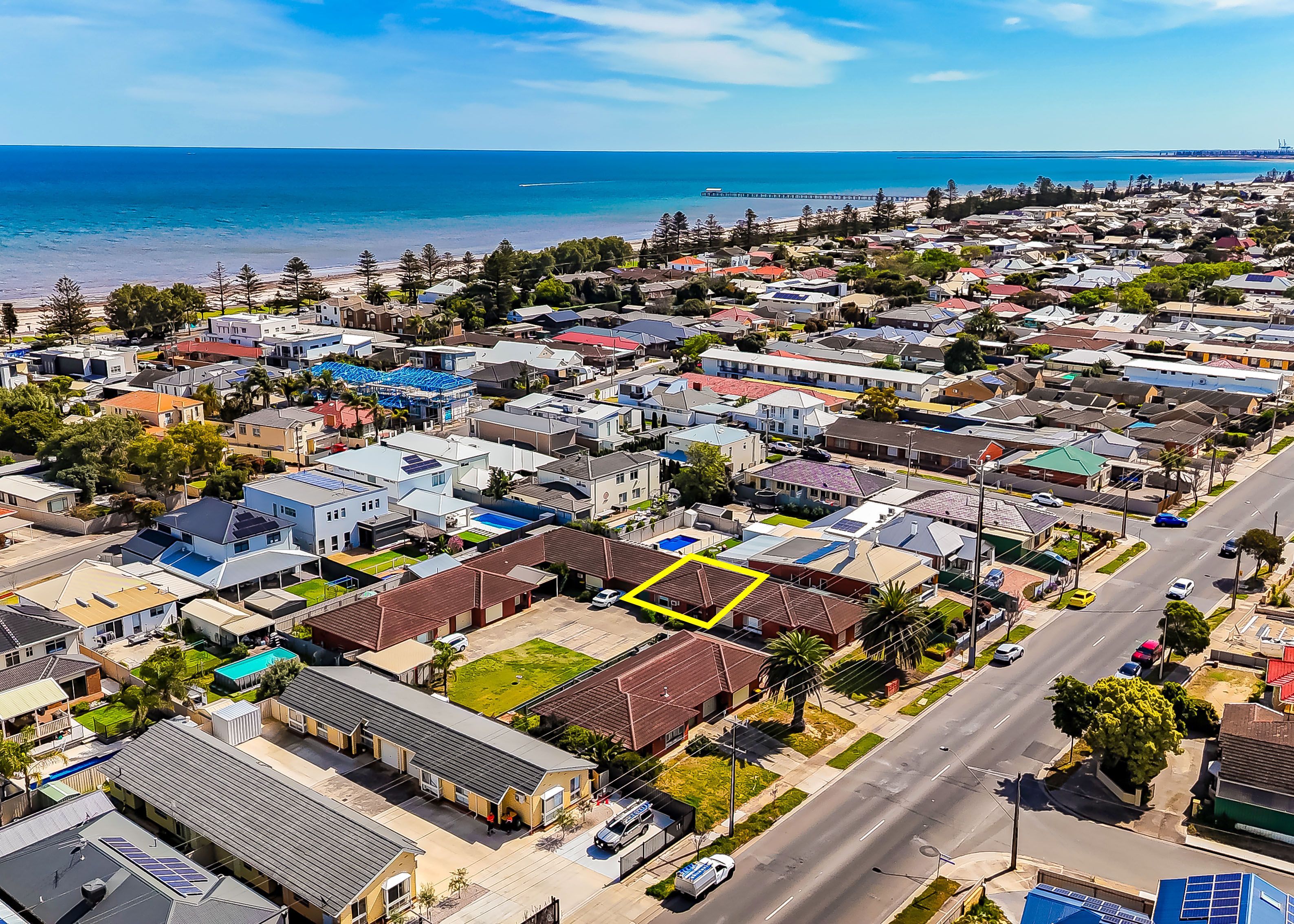 2/17 Military Road — photo from Ray White Semaphore