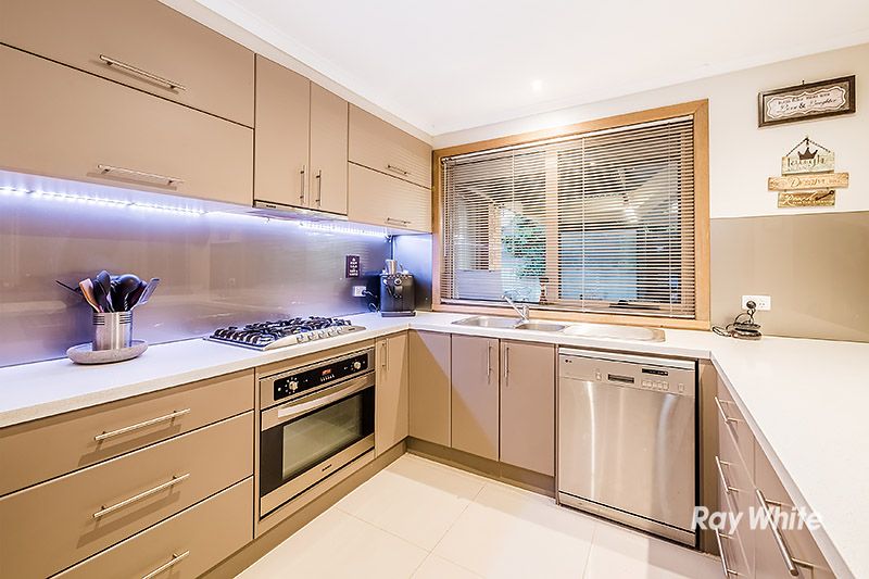 144 Lawless Drive, Cranbourne North, VIC 3977