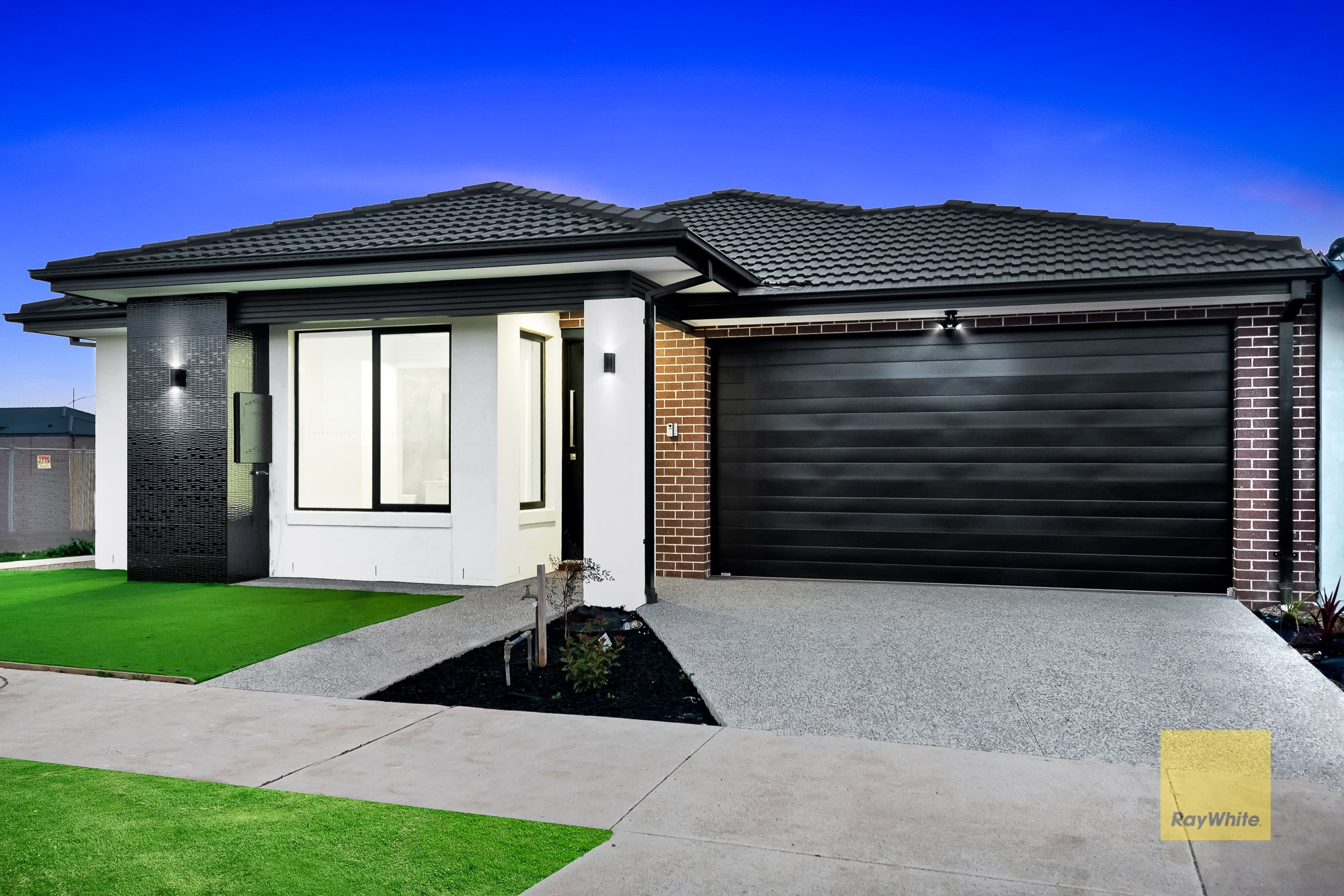 38 MANHATTAN Road, FRASER RISE, VIC 3336