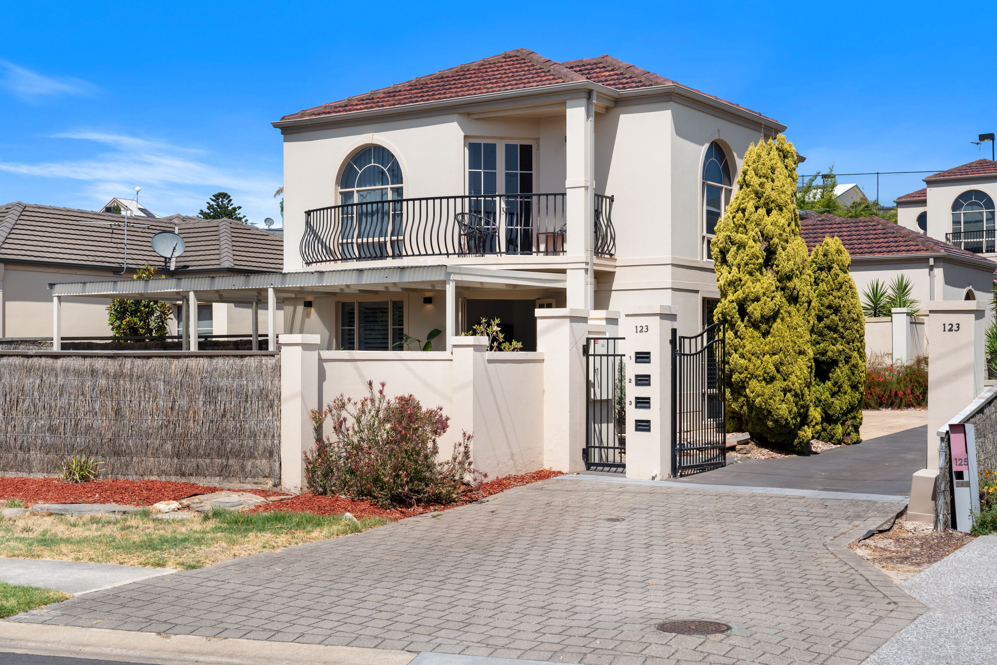 123 Military Road