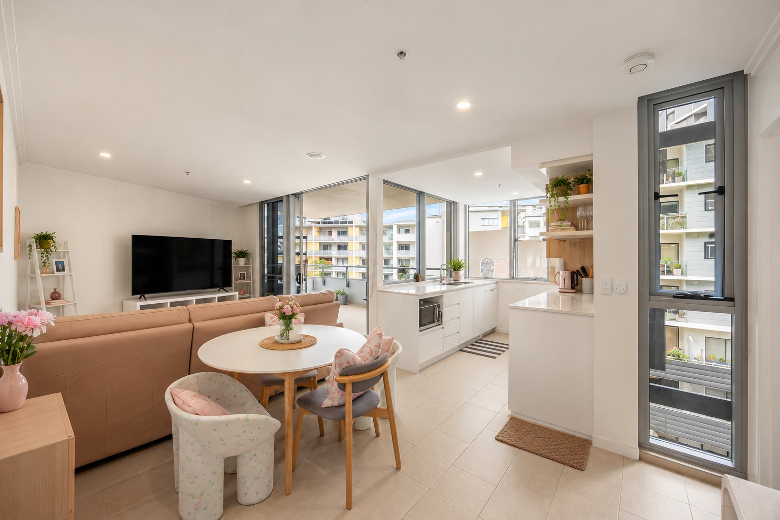 301/42 Wyandra Street — photo from Ray White New Farm