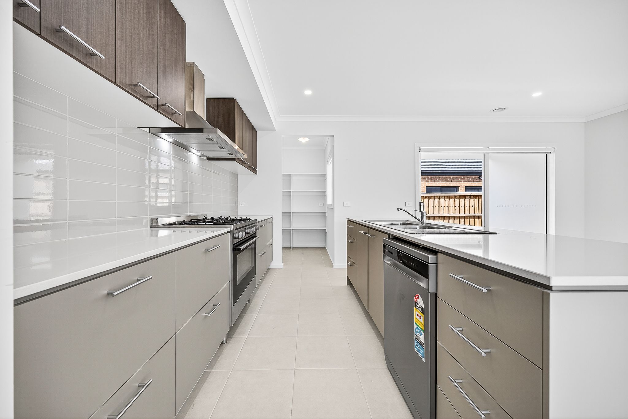 7 Garrison Loop, Clyde North, VIC 3978