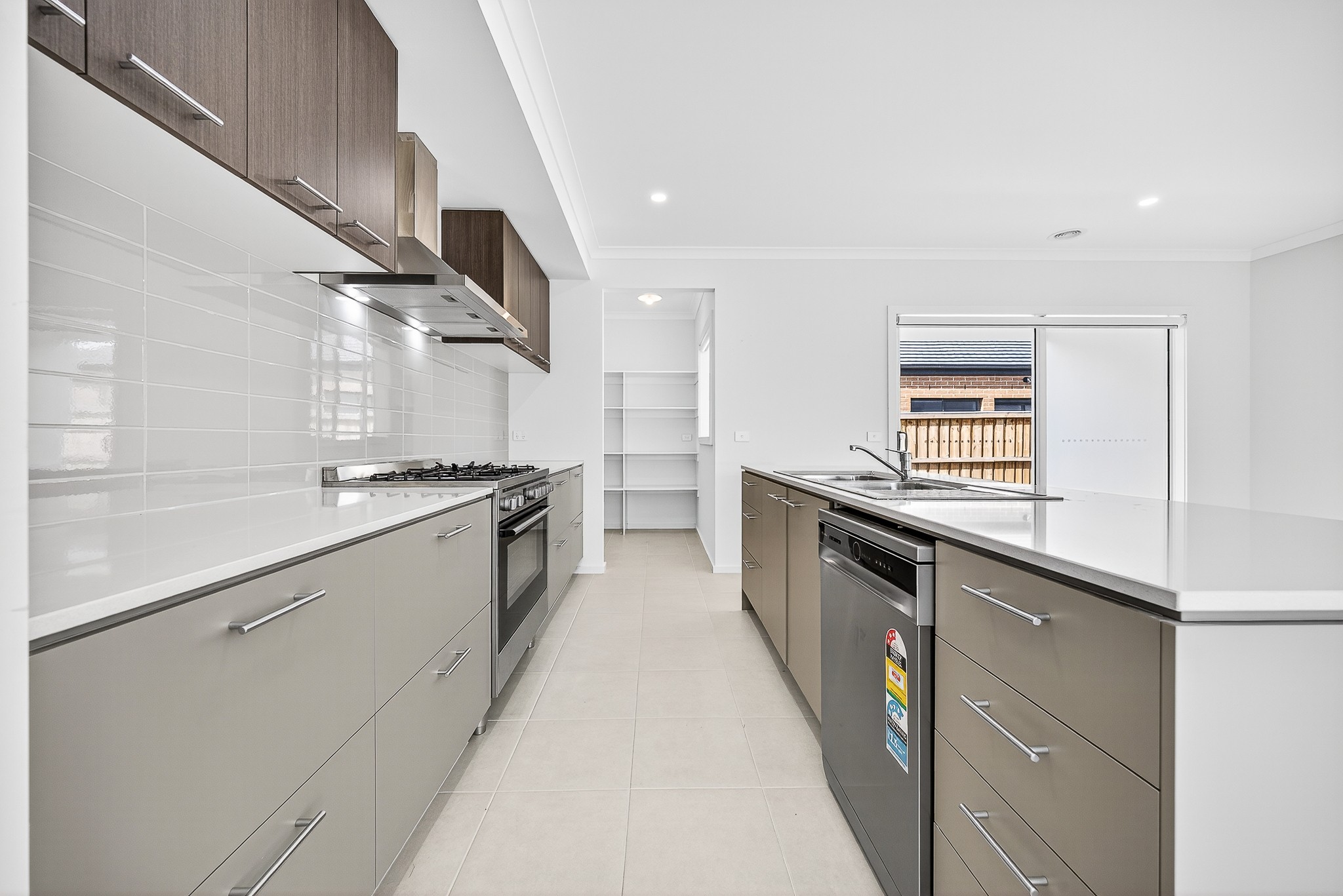 7 Garrison Loop, Clyde North, VIC 3978