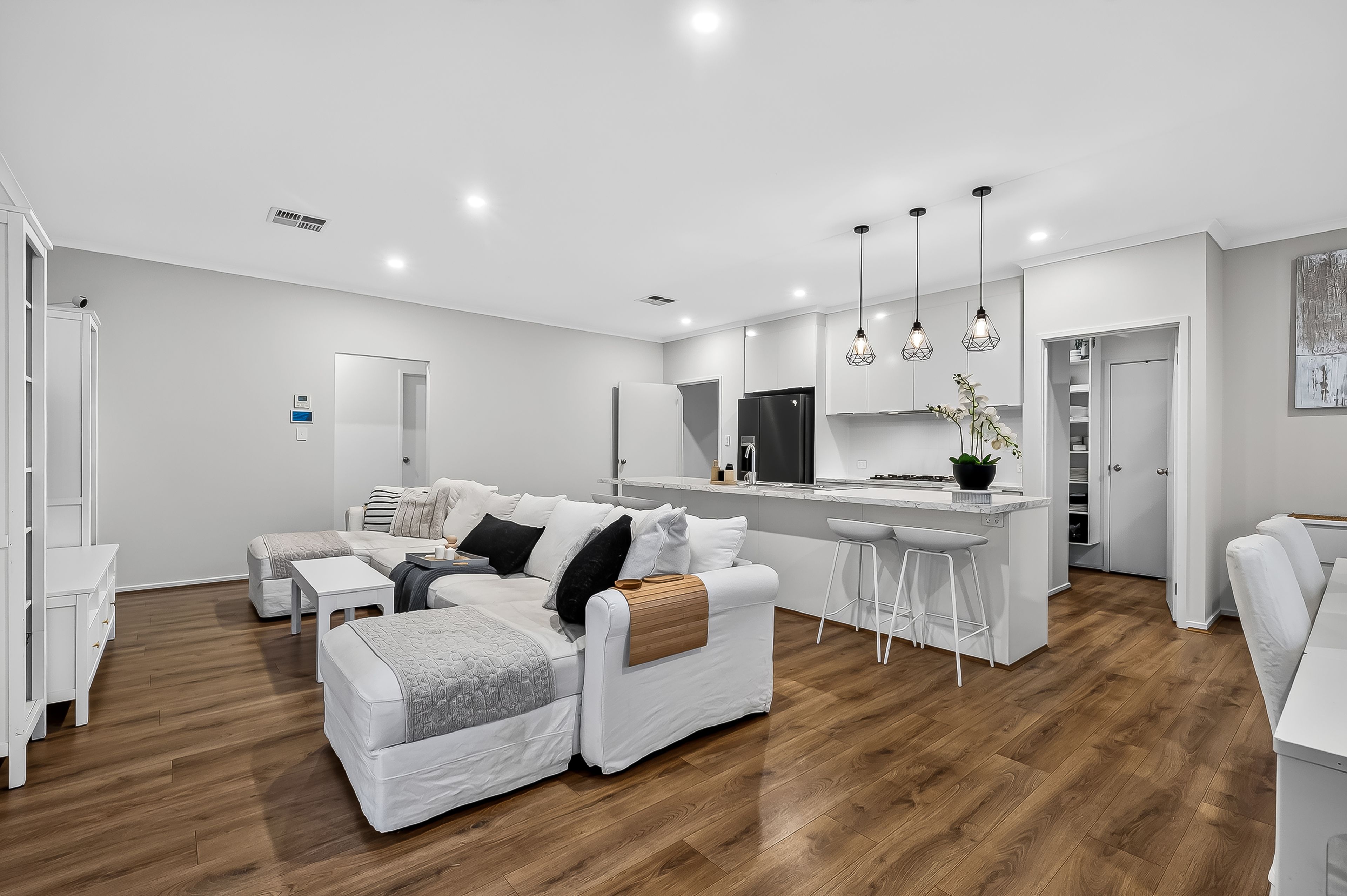13 Ogilvy Road — photo 7 of 19