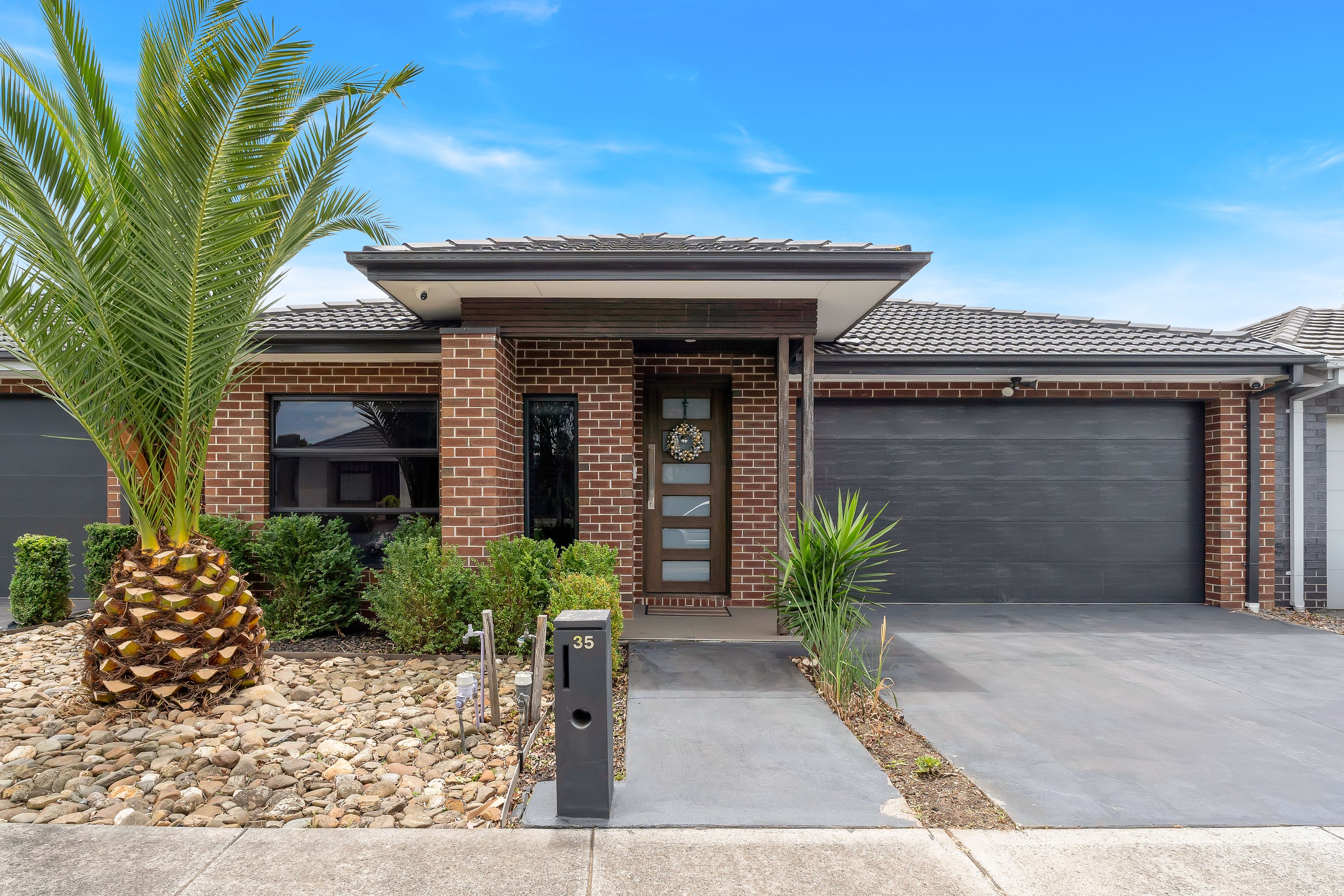 35 Lemon Myrtle Way, Craigieburn VIC 3064