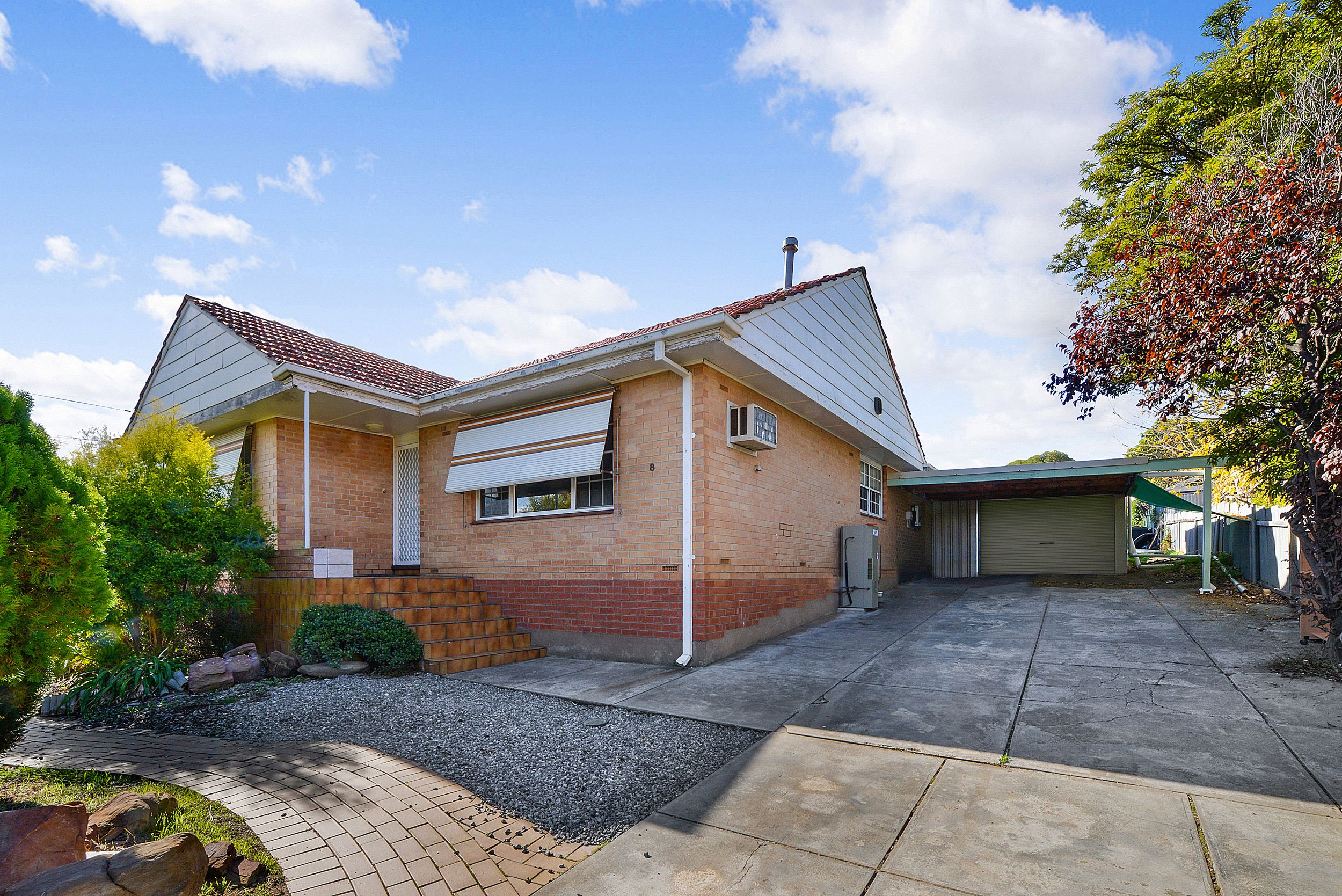 8 Flinders Drive, Valley View SA 5093