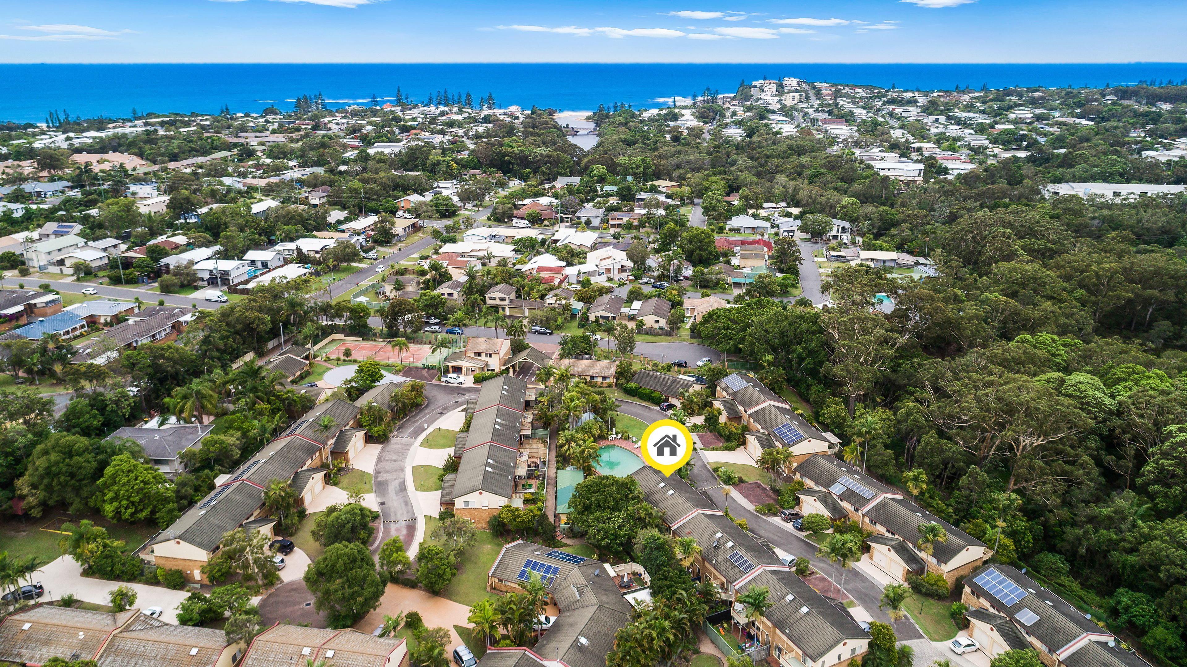 8 Lyon Street, Dicky Beach QLD 4551