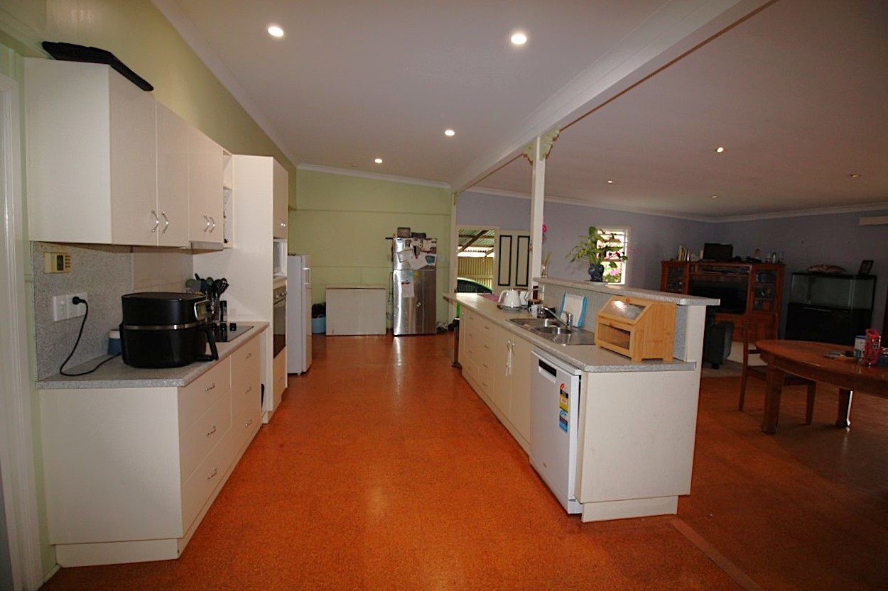 18 Anne Street, CHARTERS TOWERS CITY, QLD 4820