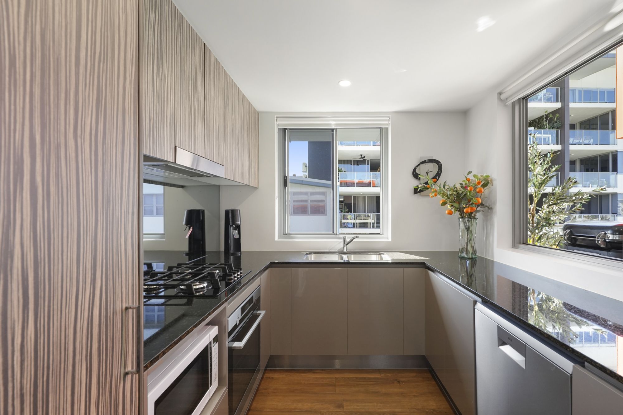 1606/42 Laver Drive — photo 5 of 22