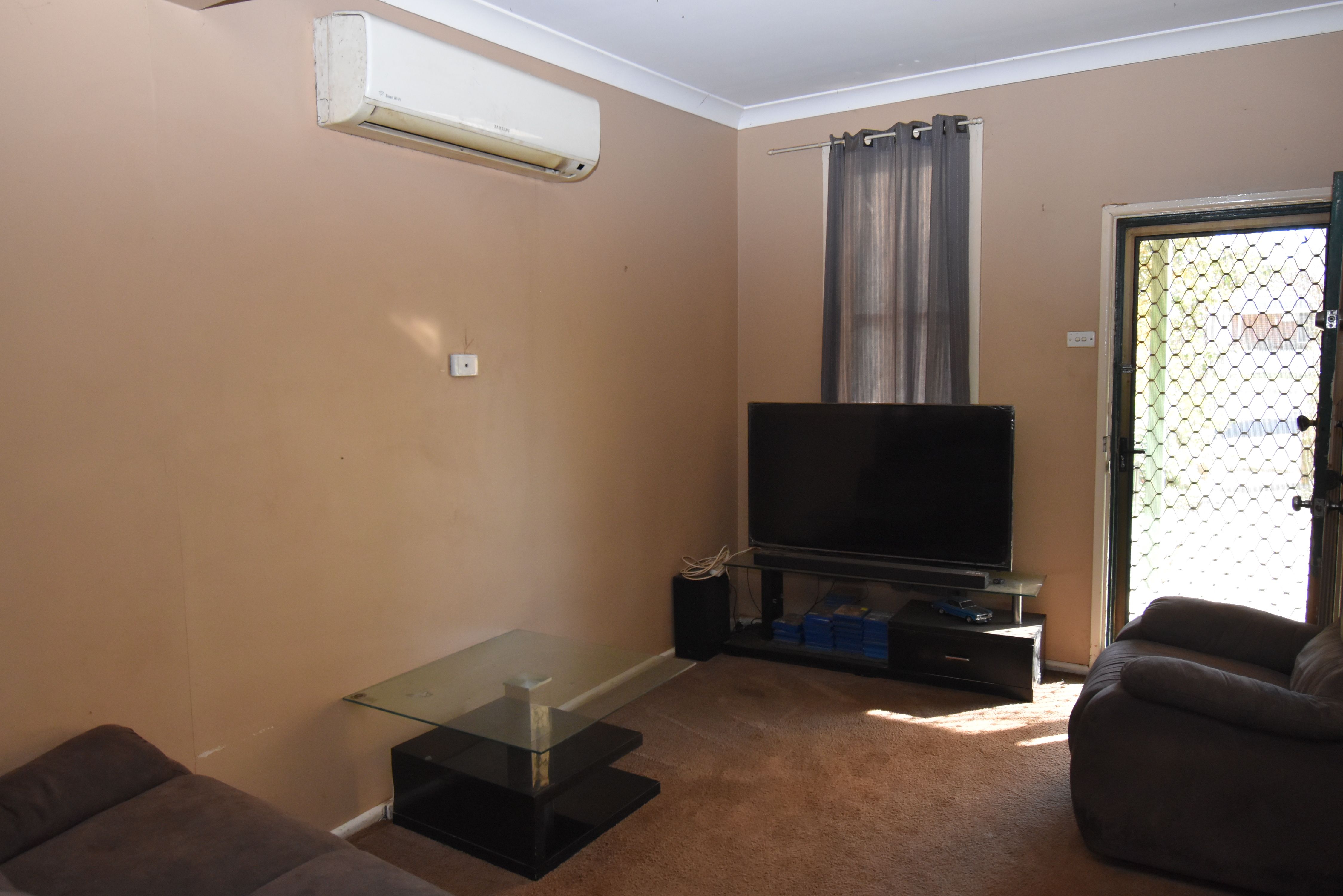 29 Gobolion Street — photo 3 of 11