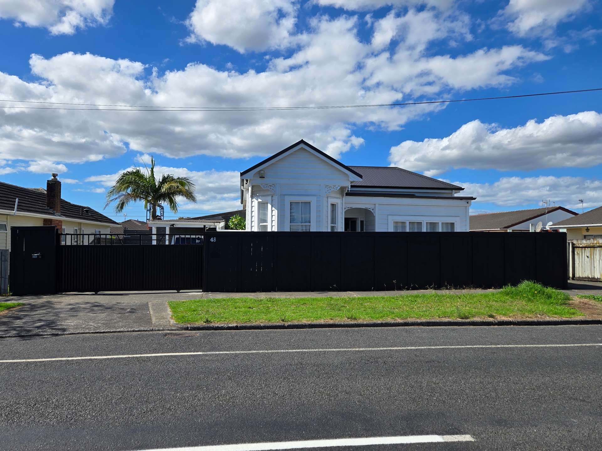 48 Kenderdine Road photo 0