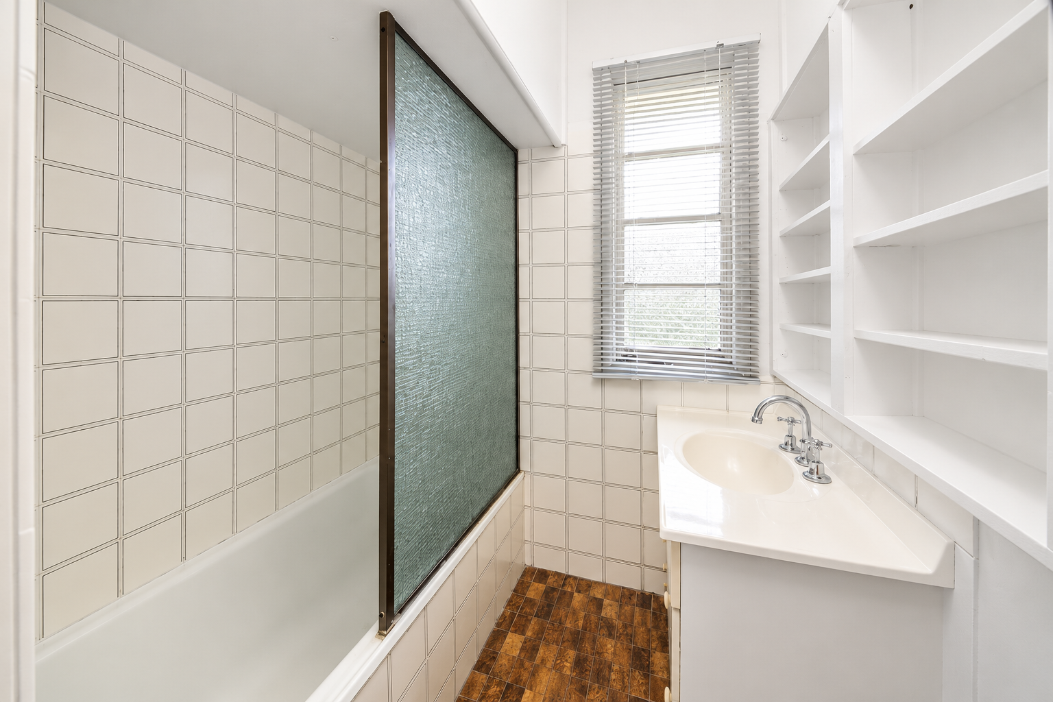 385 Broadwater Road — photo 8 of 10